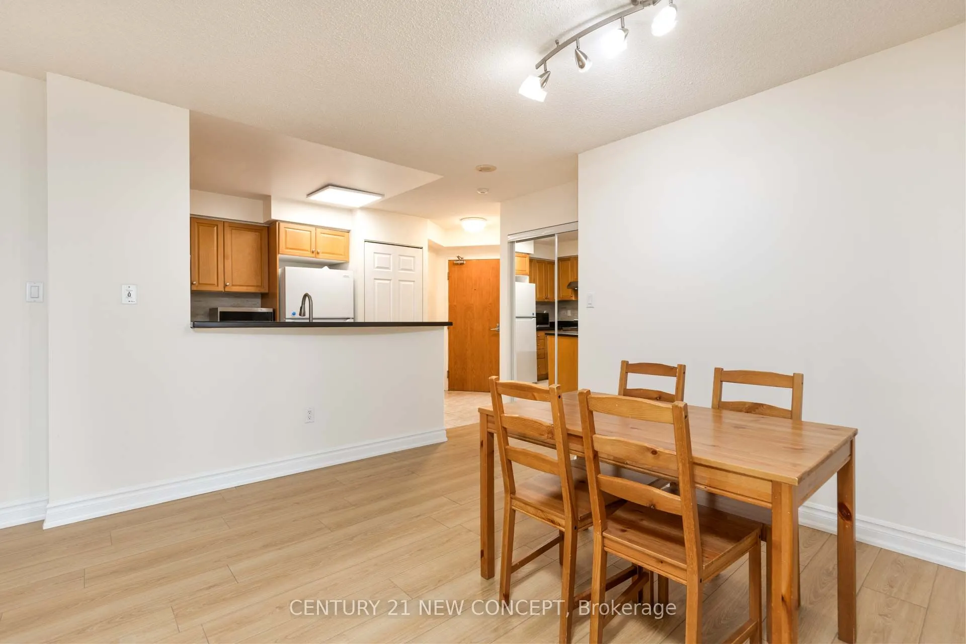 7 Lorraine Drive #1703