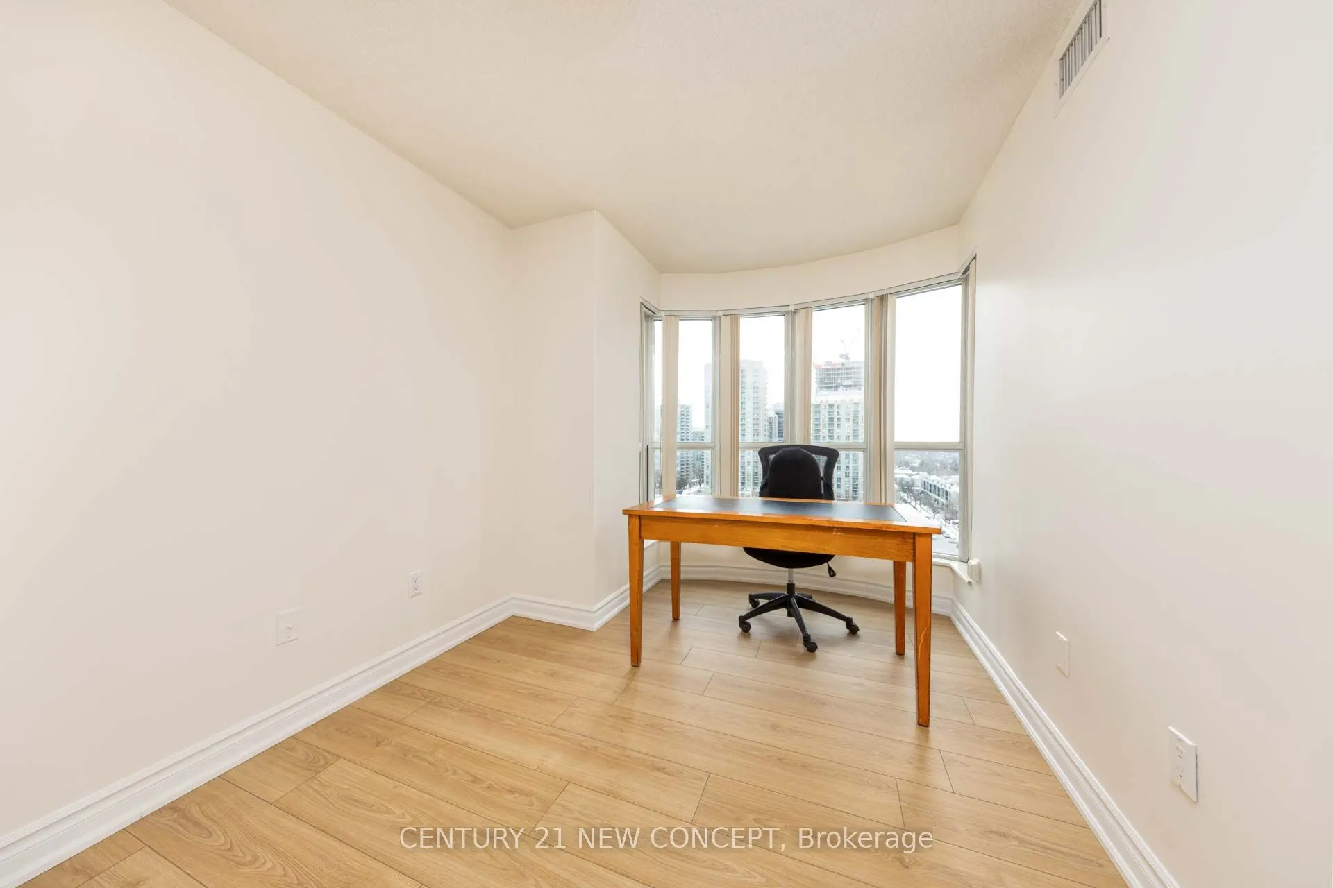 7 Lorraine Drive #1703