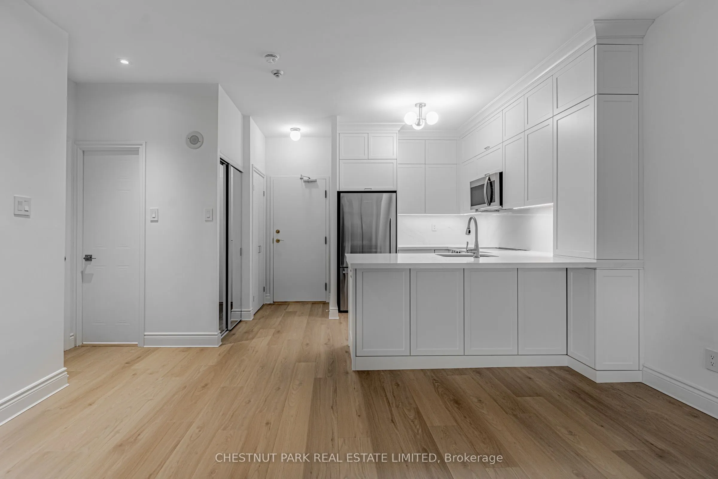 95 Prince Arthur Avenue, #104