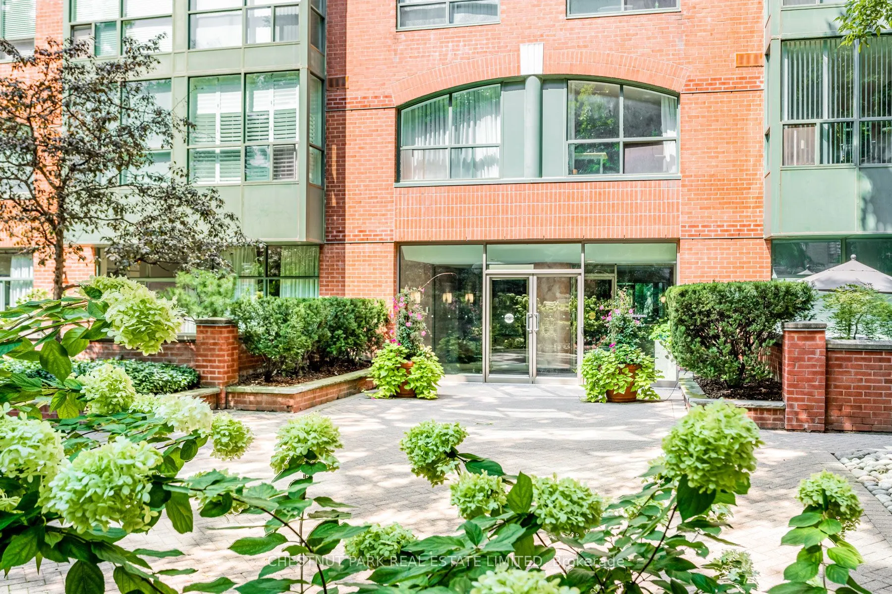 95 Prince Arthur Avenue, #104