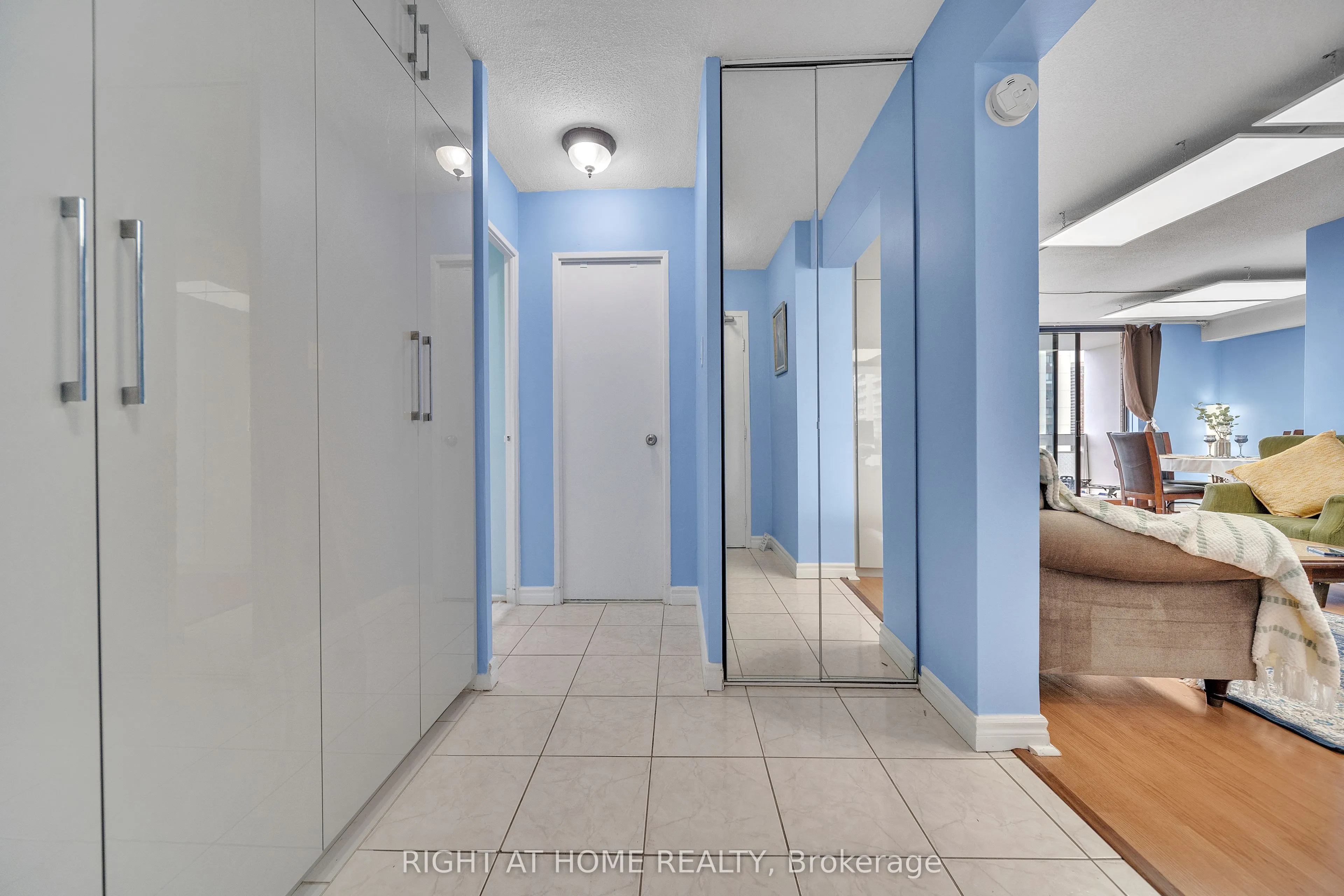 260 Seneca Hill Drive, #1415