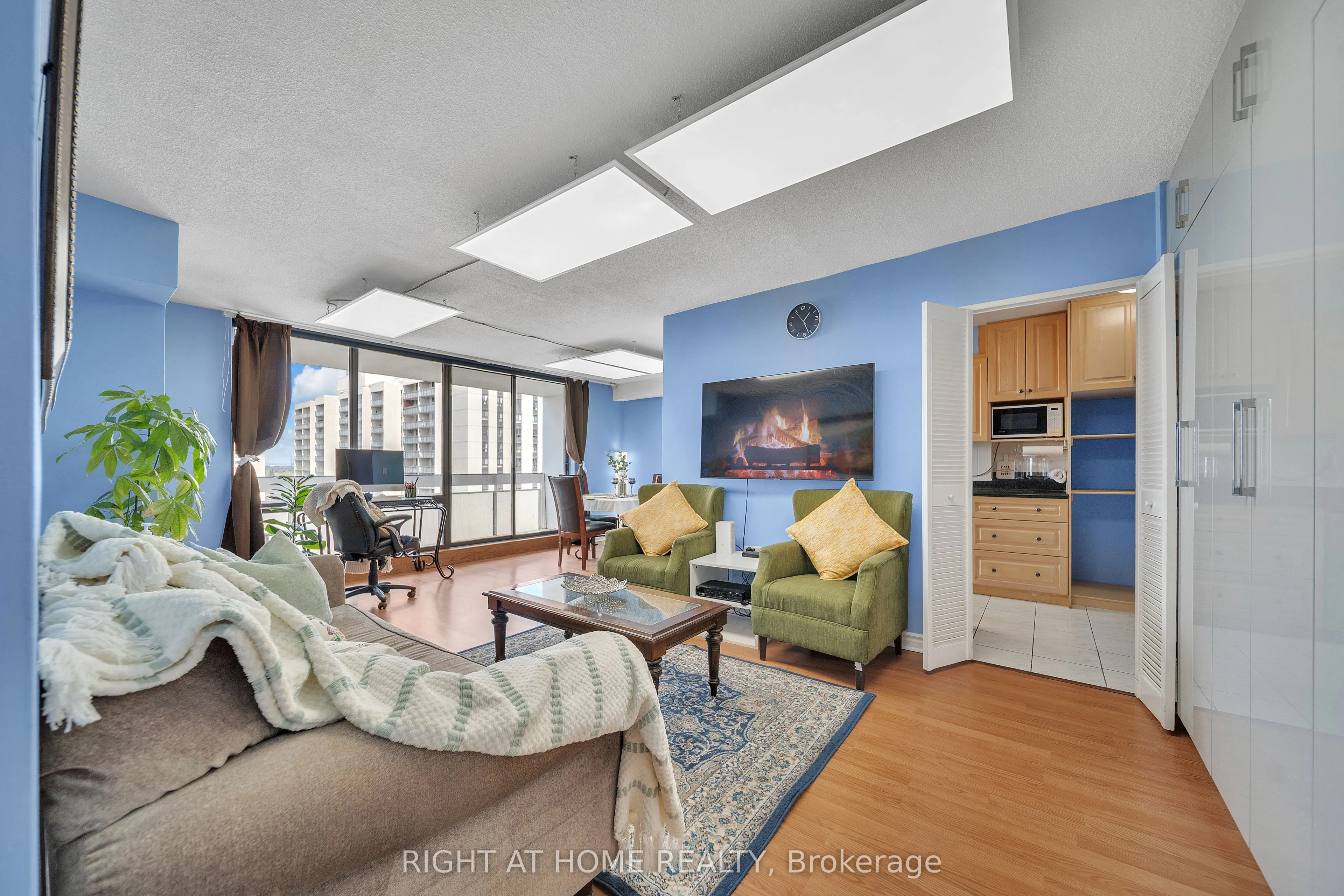 260 Seneca Hill Drive, #1415