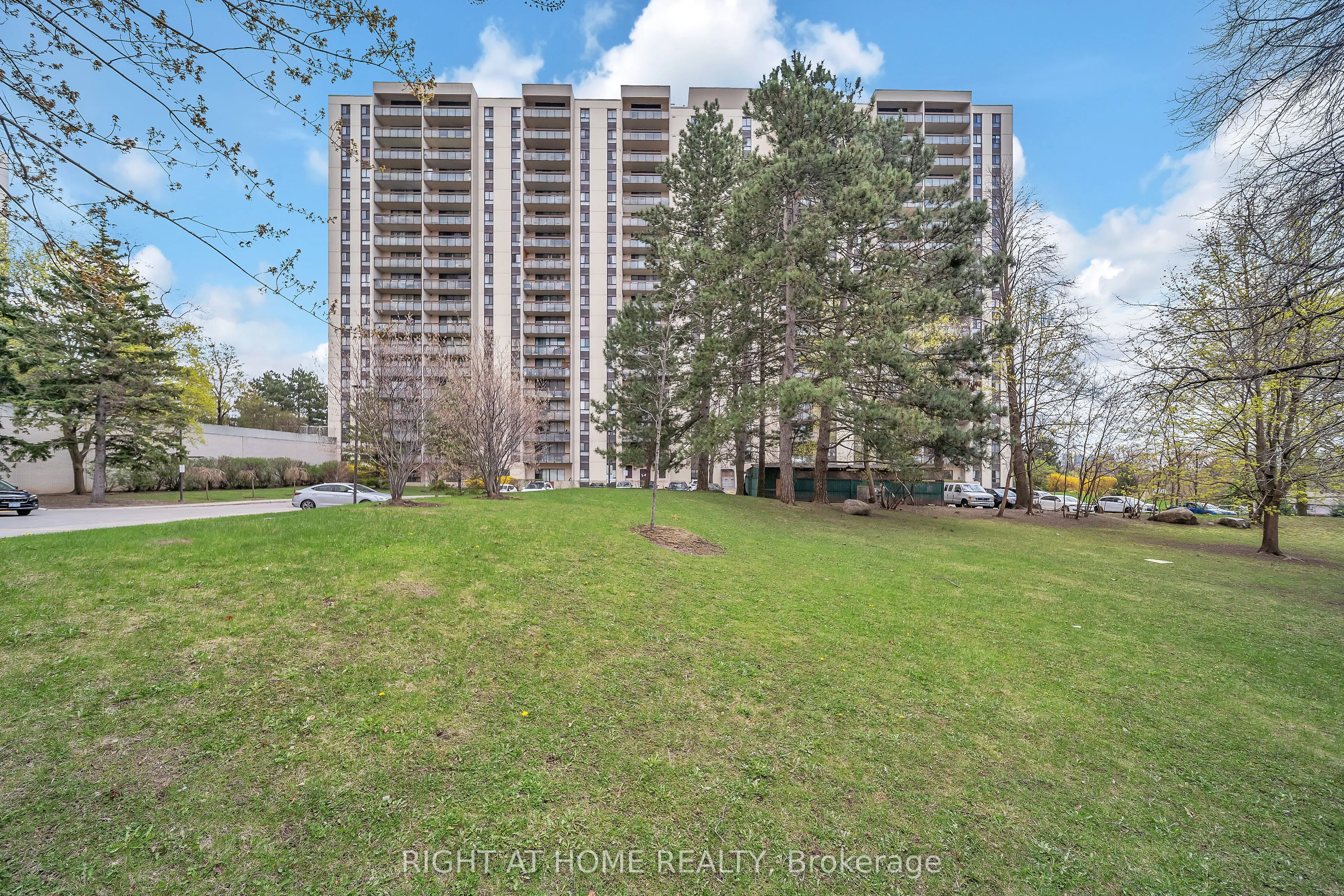 260 Seneca Hill Drive, #1415