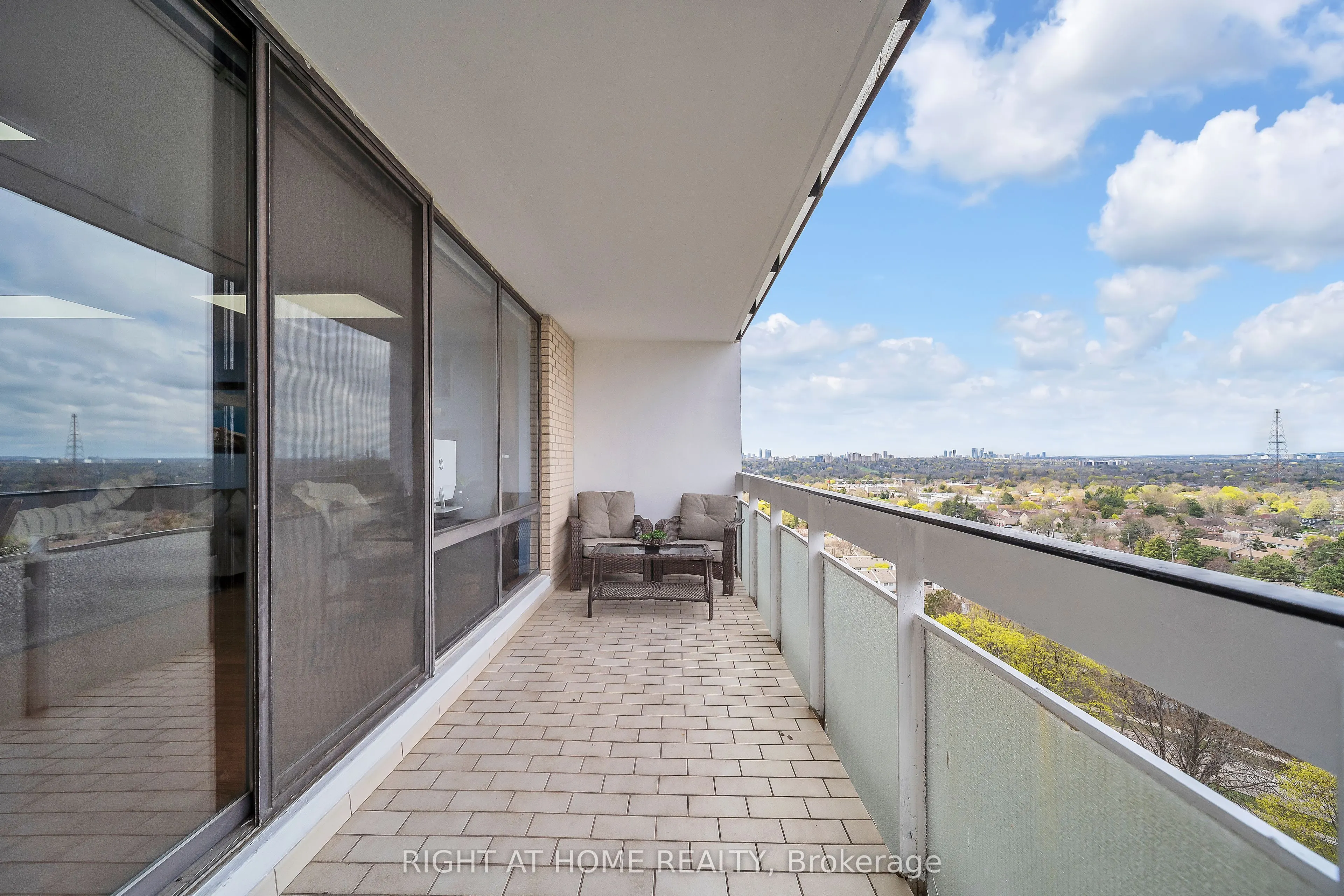 260 Seneca Hill Drive, #1415