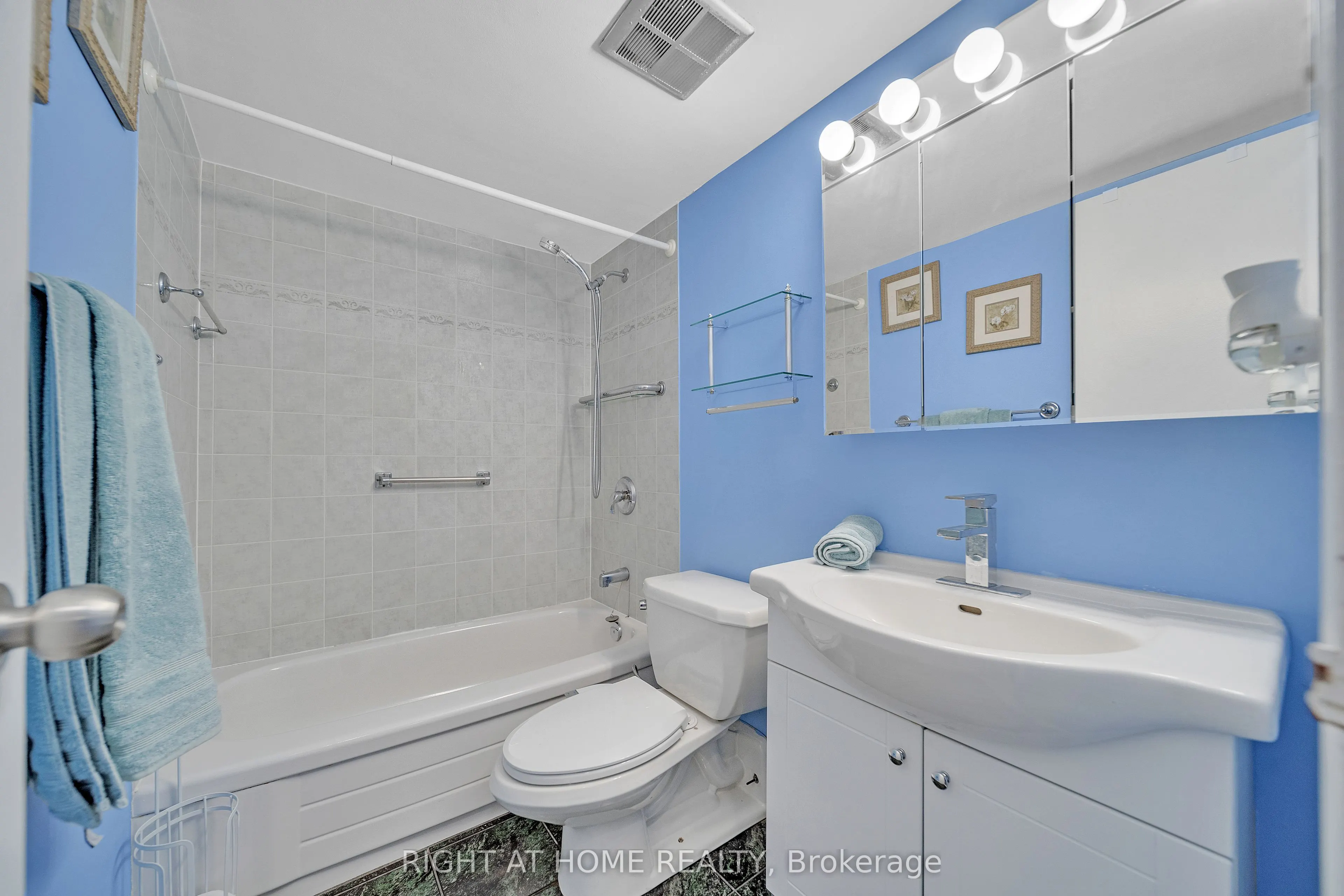 260 Seneca Hill Drive, #1415