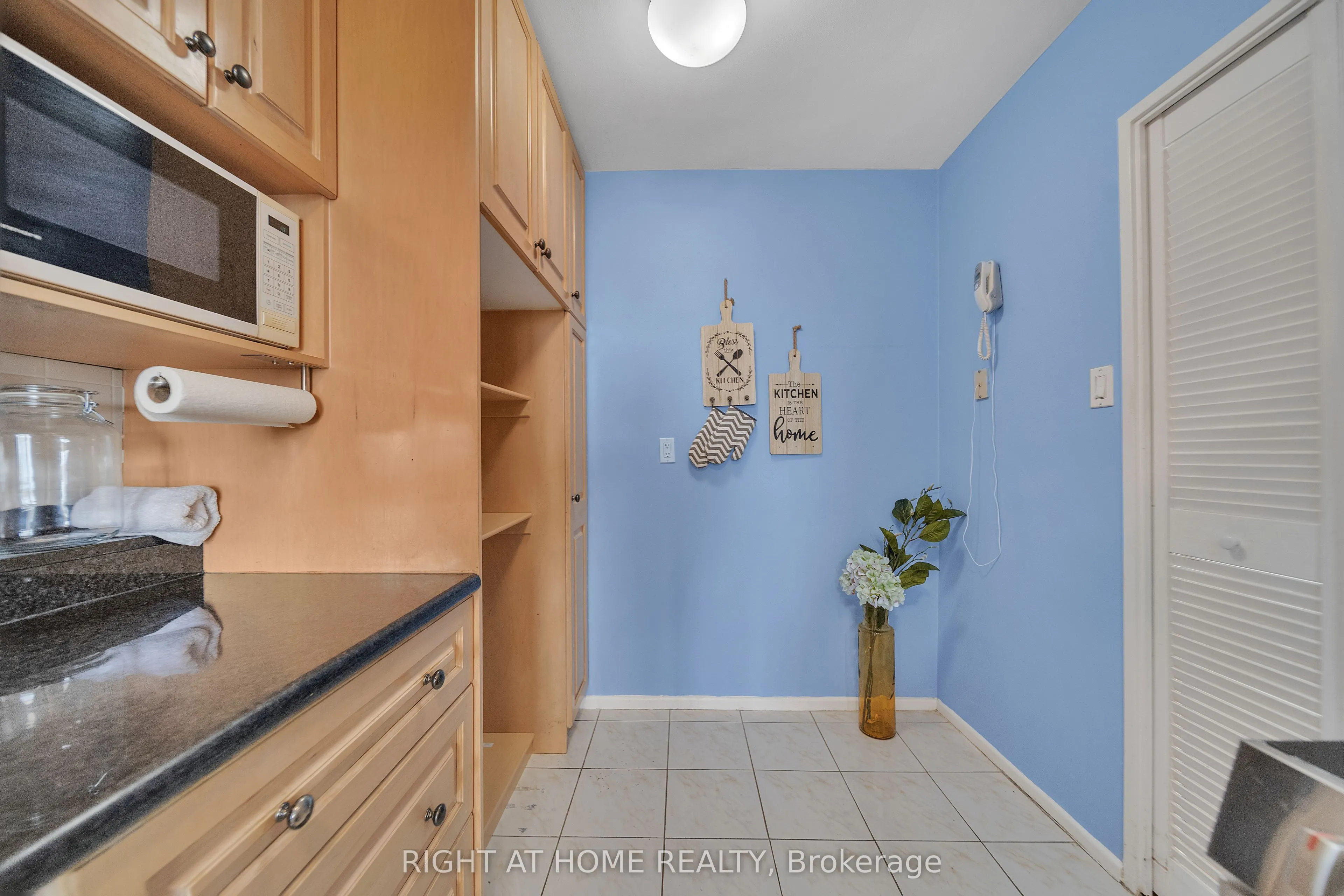 260 Seneca Hill Drive, #1415