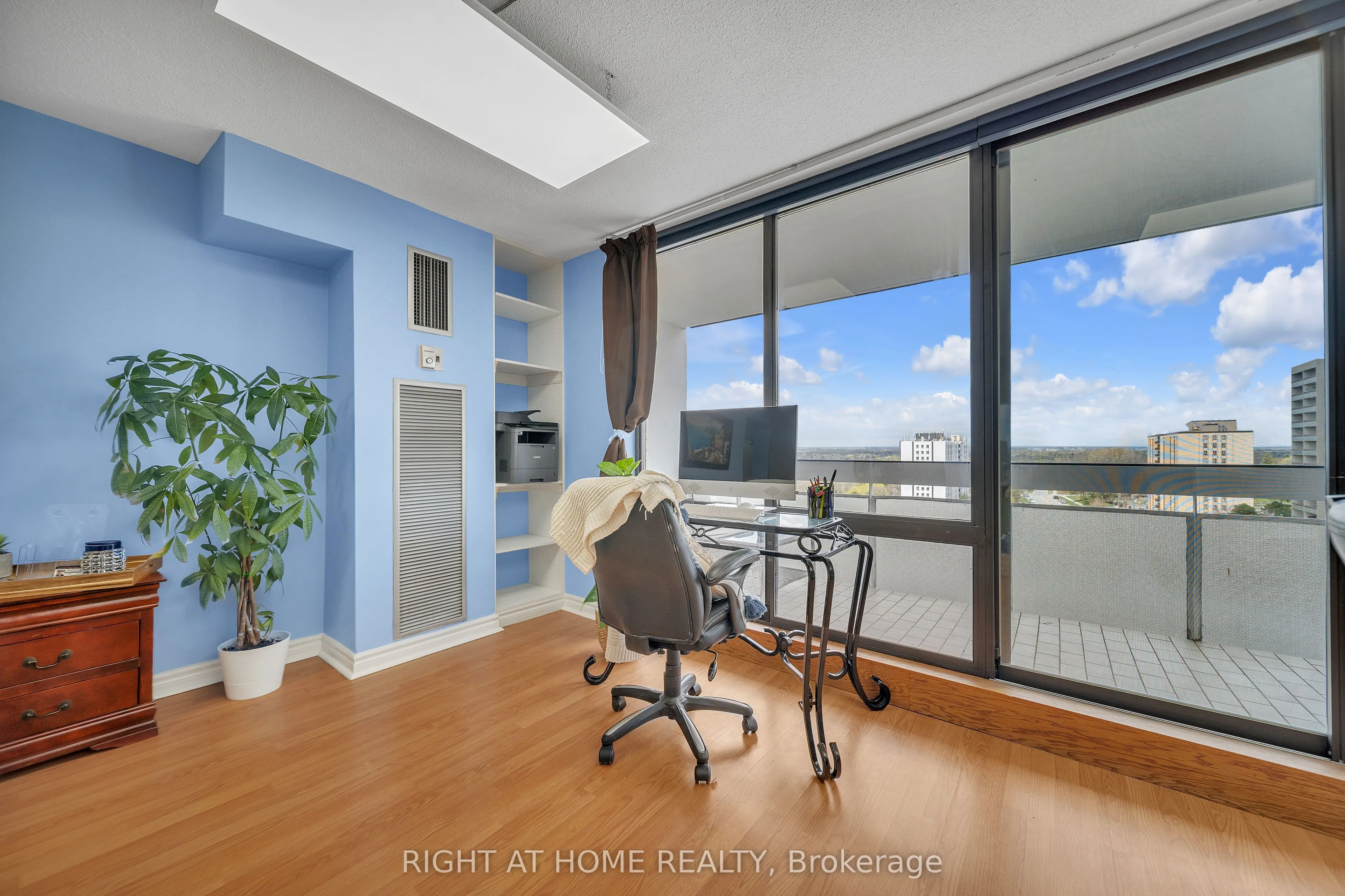 260 Seneca Hill Drive, #1415