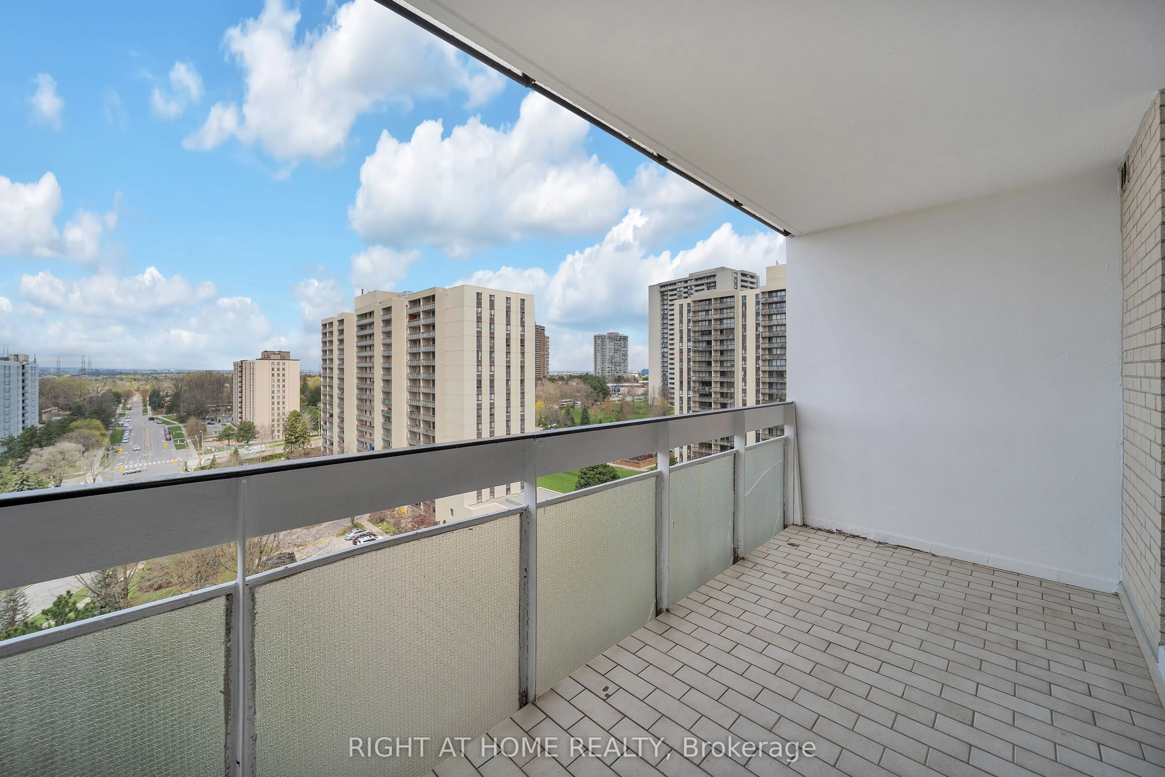 260 Seneca Hill Drive, #1415