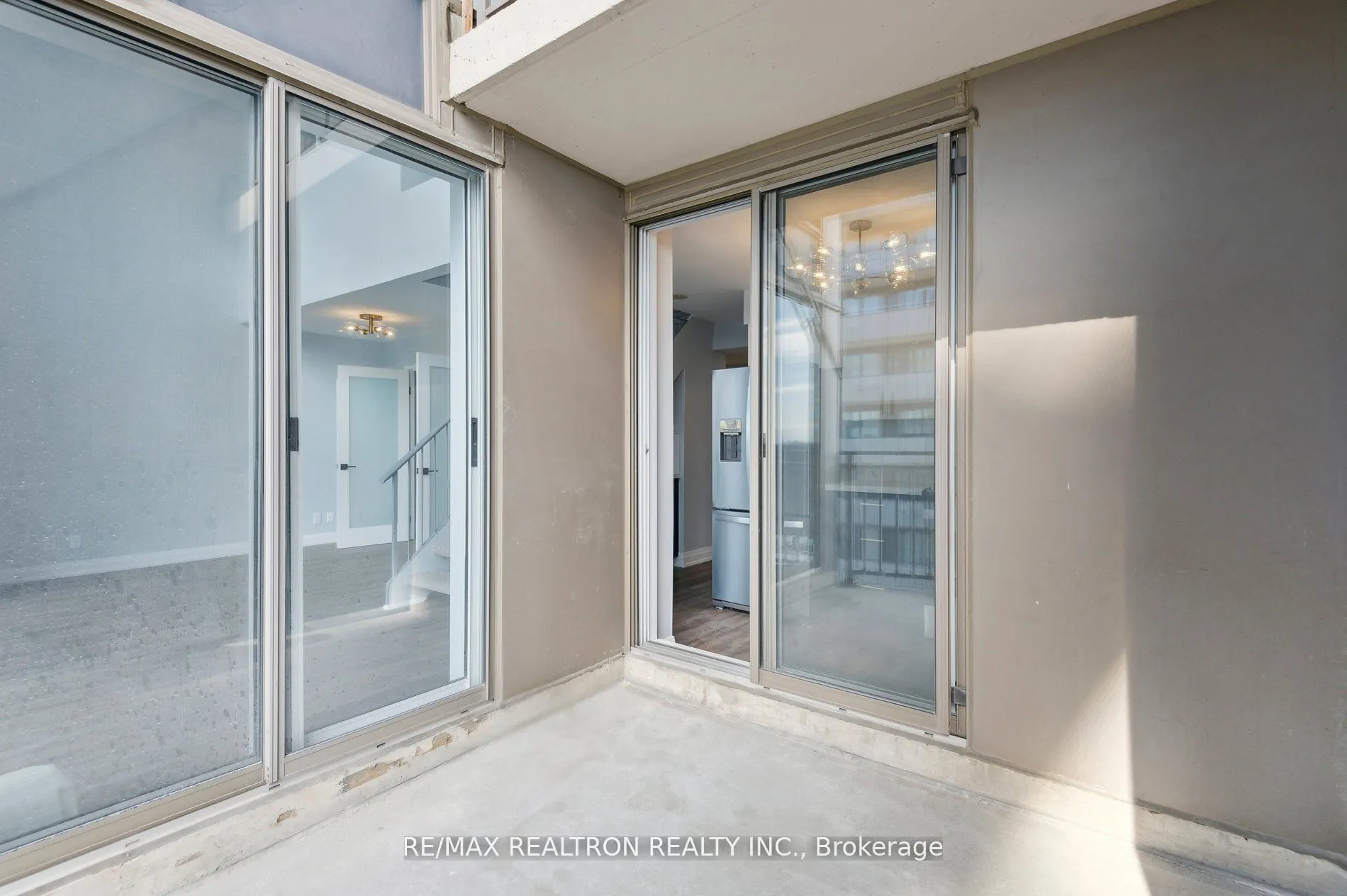 18 Merton Street #906