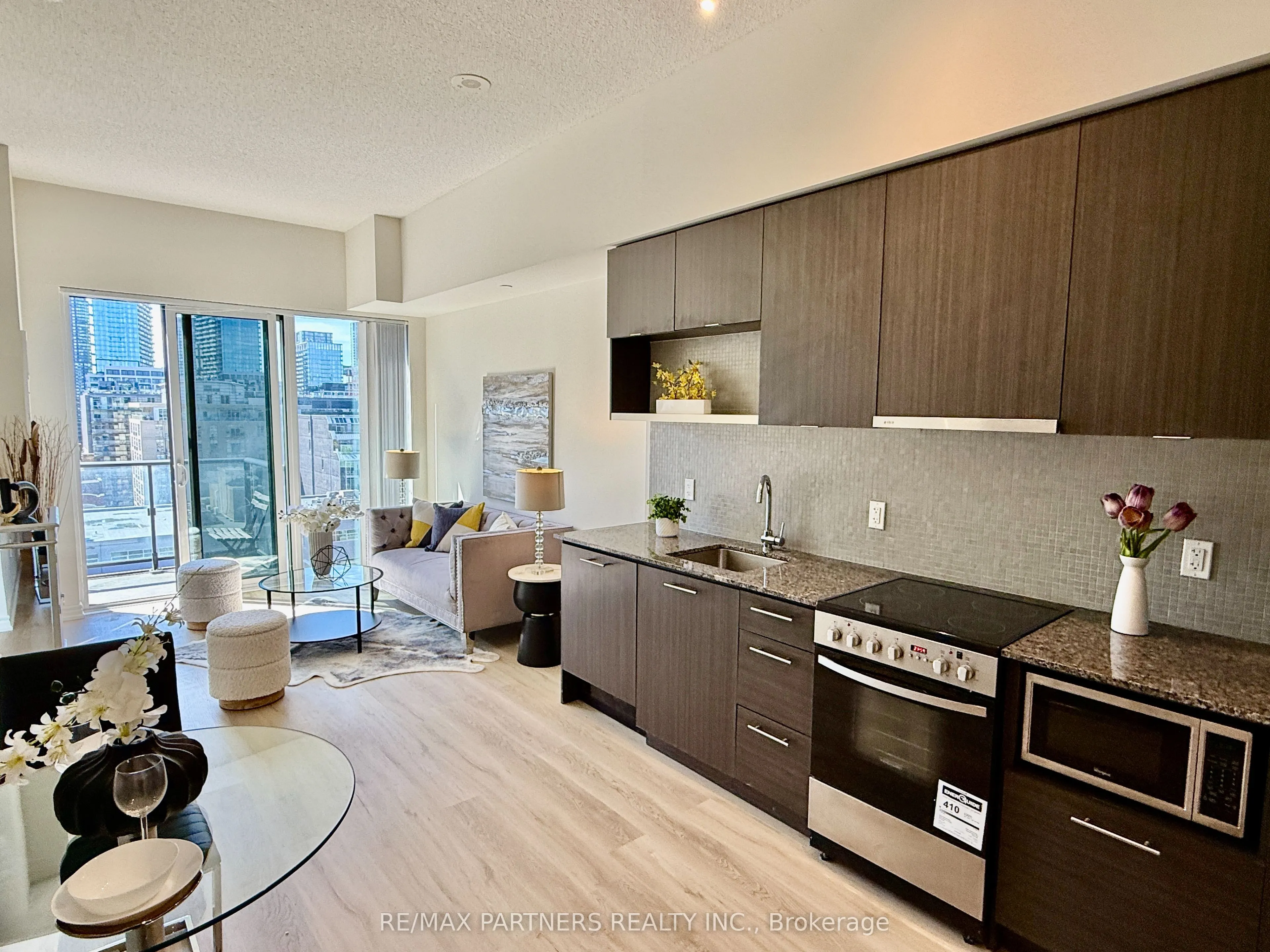 435 Richmond Street W #1106