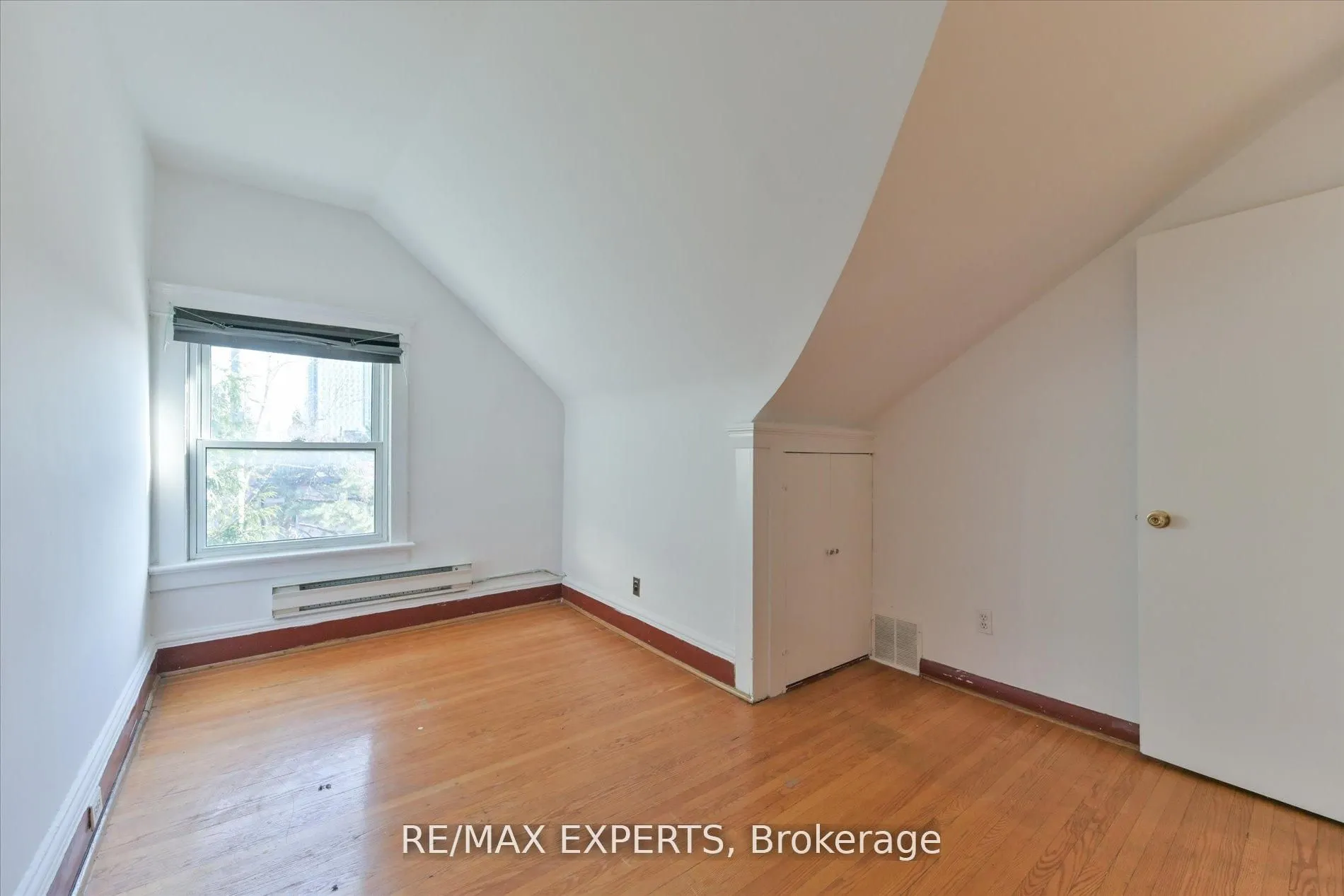 18 Barton Avenue