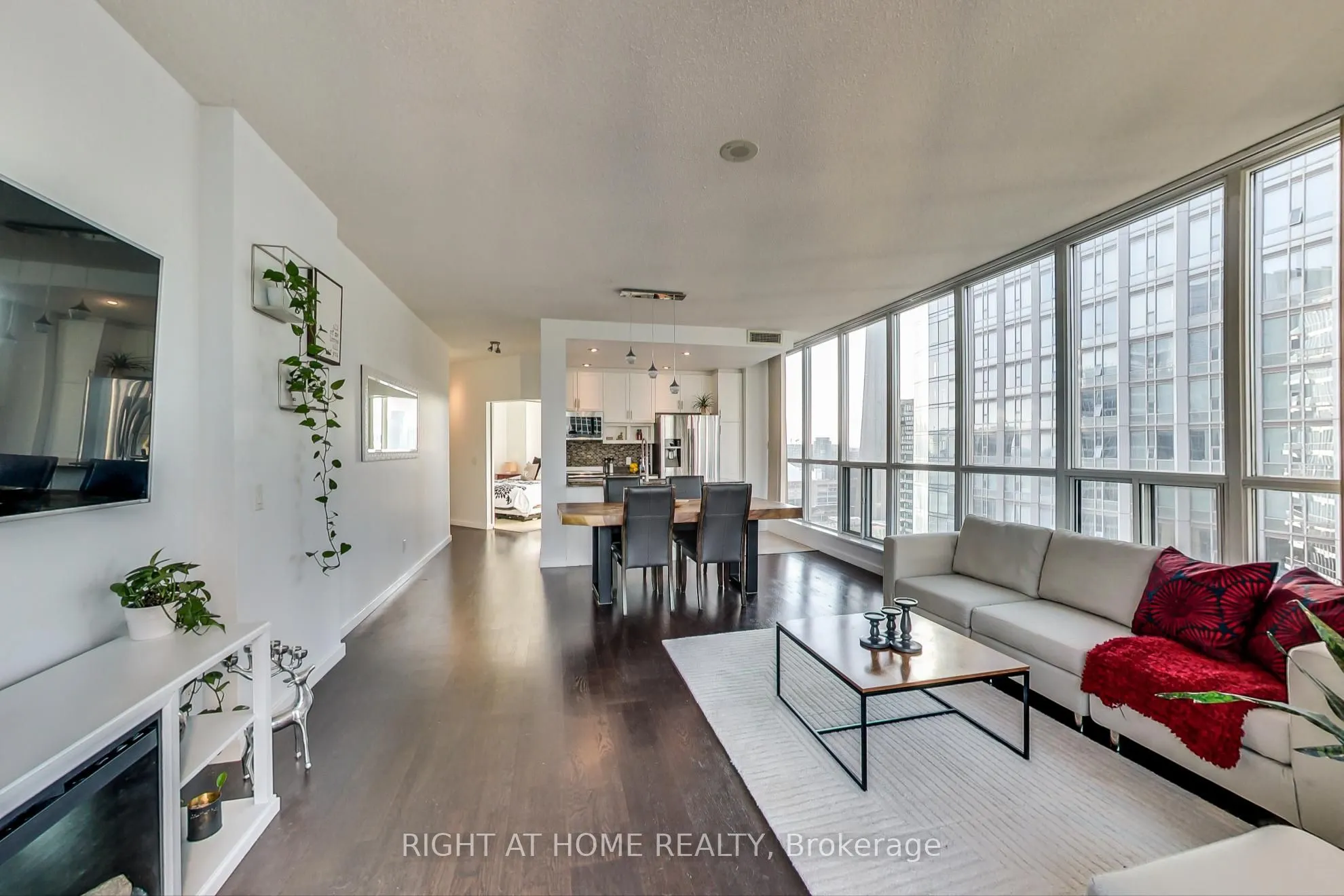8 York Street W, #3102