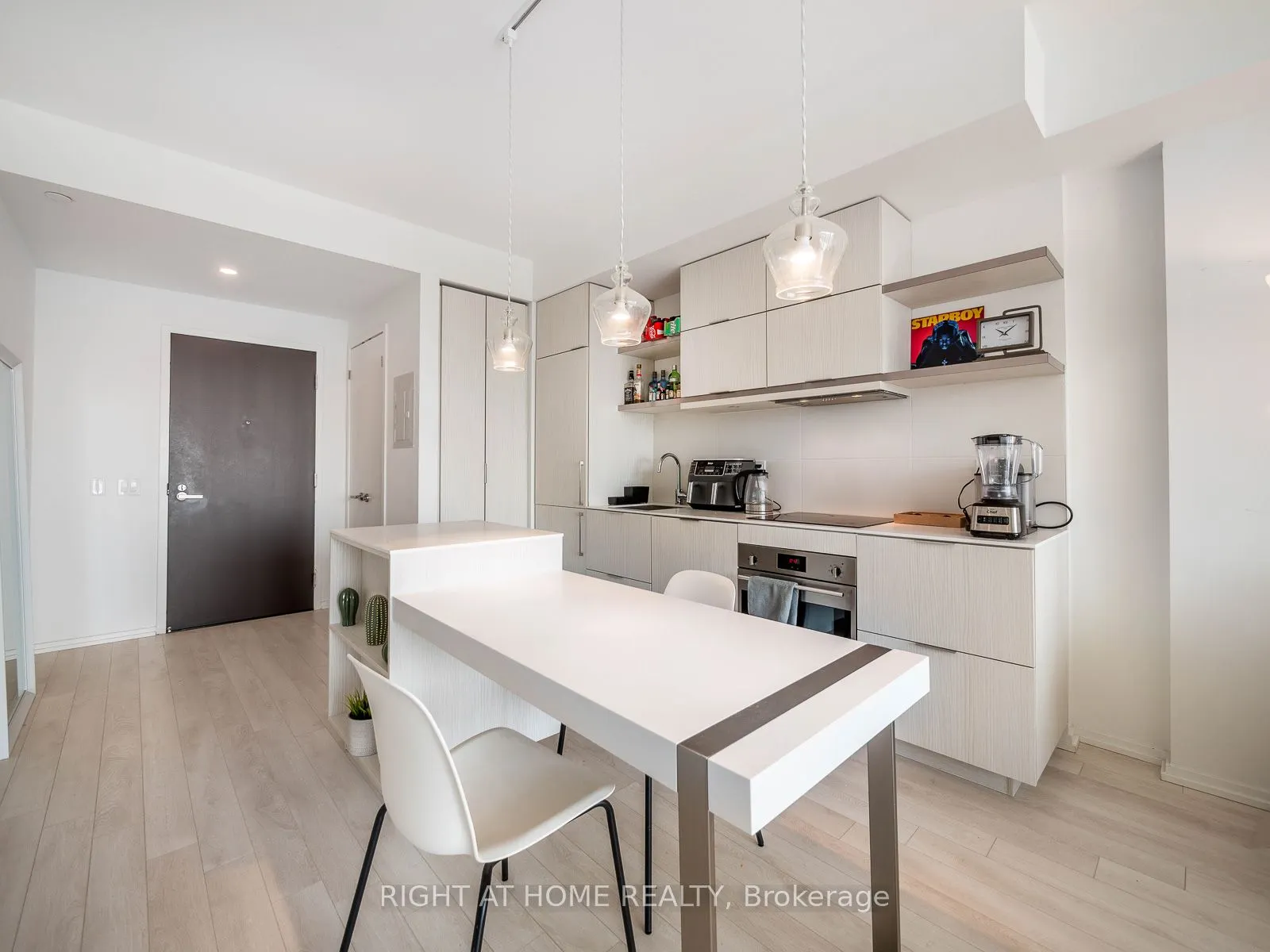 197 Yonge Street, #5607