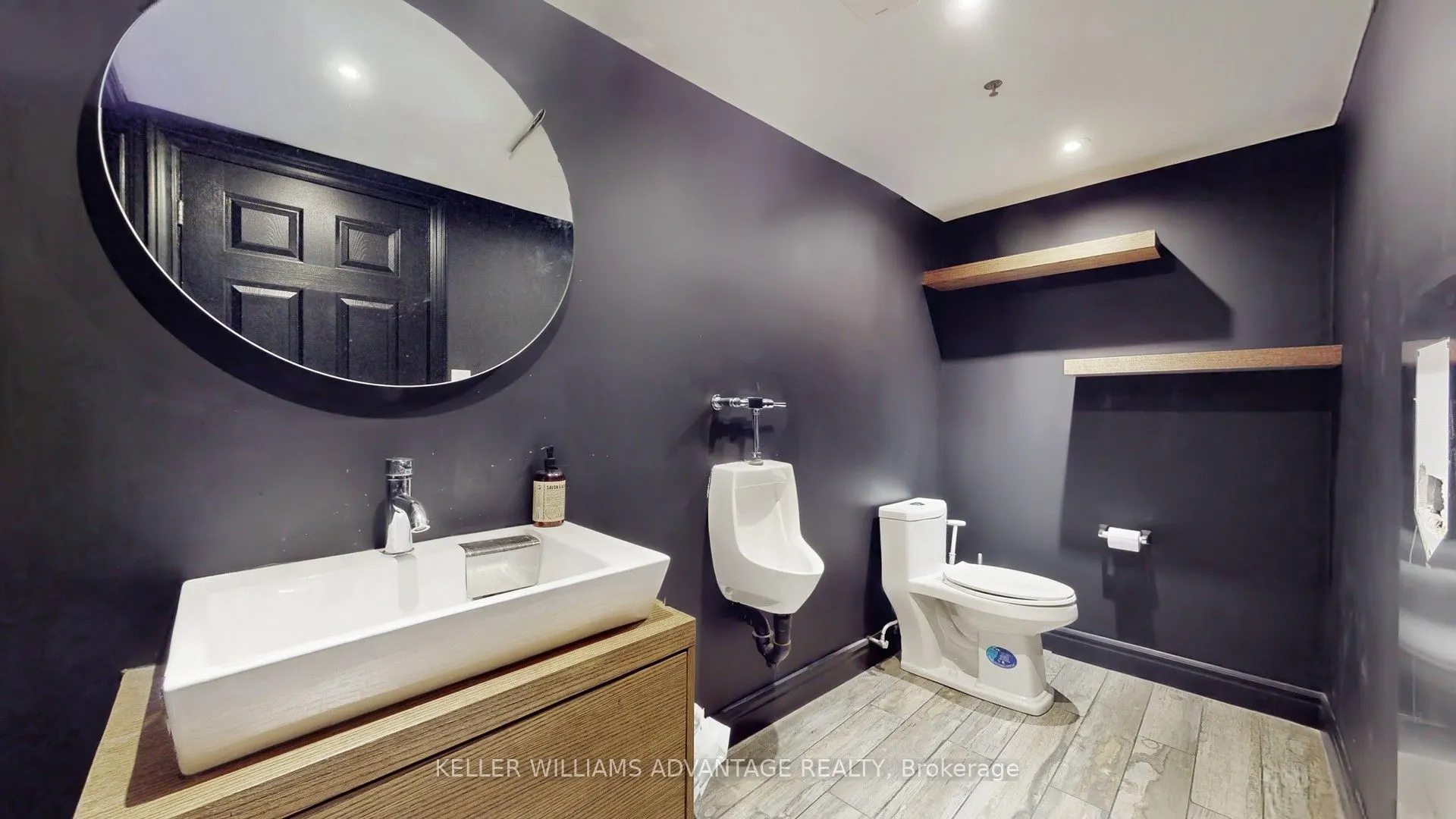 188 Spadina Avenue, #15-17
