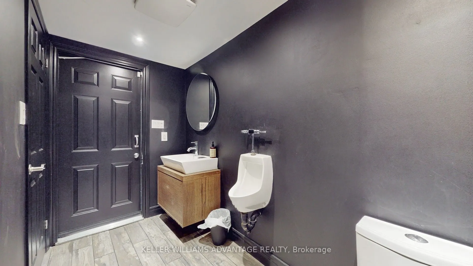 188 Spadina Avenue, #15-17