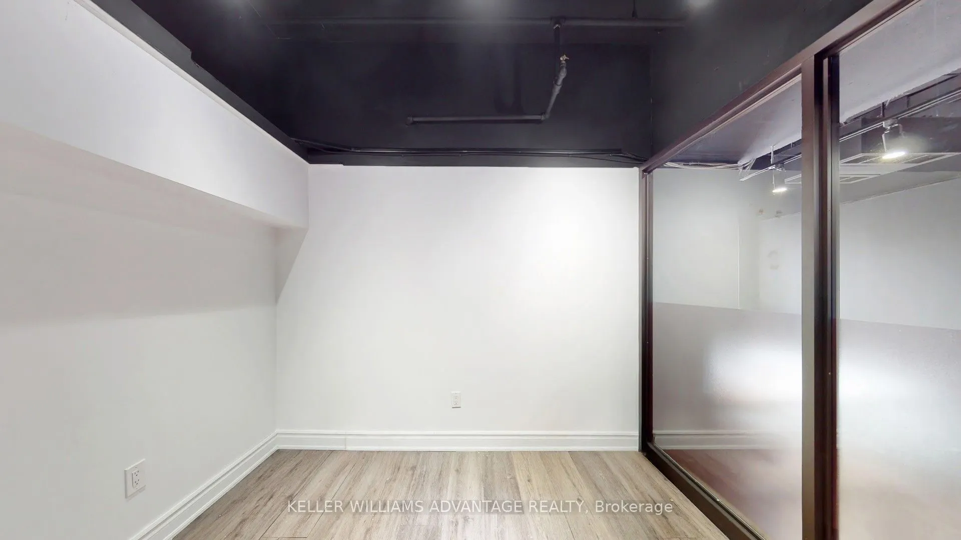 188 Spadina Avenue, #15-17