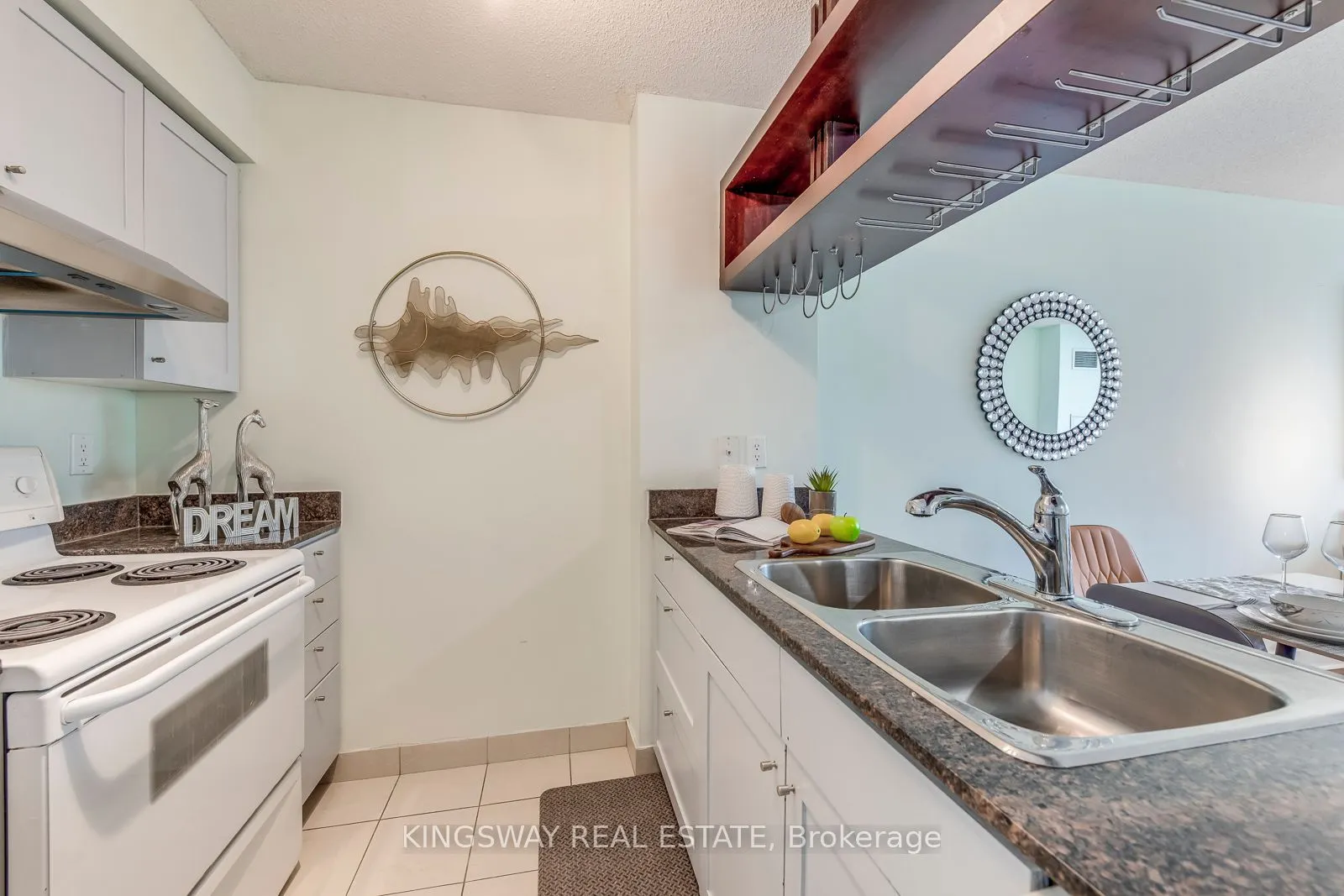 81 Navy Wharf Court #3511