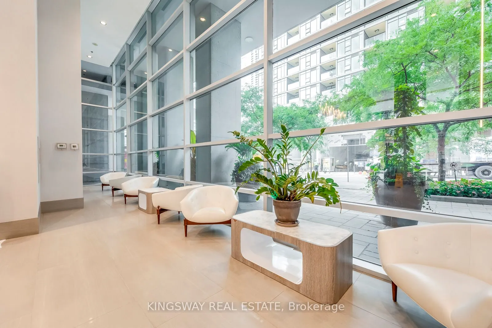 81 Navy Wharf Court #3511