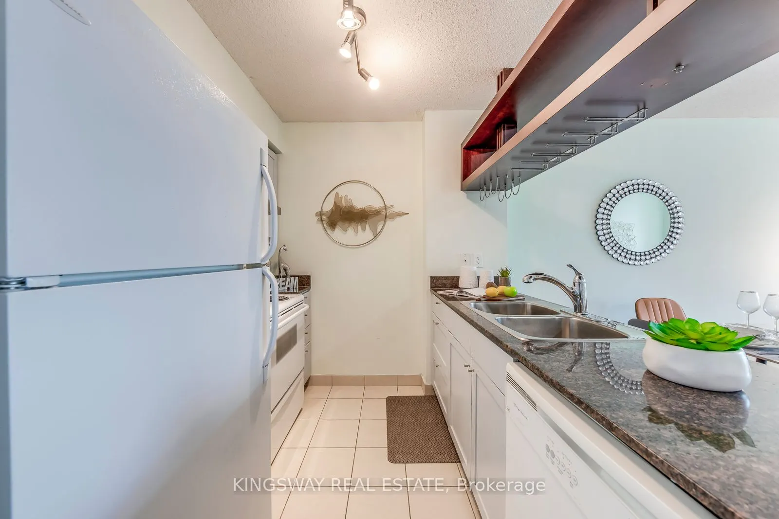 81 Navy Wharf Court #3511