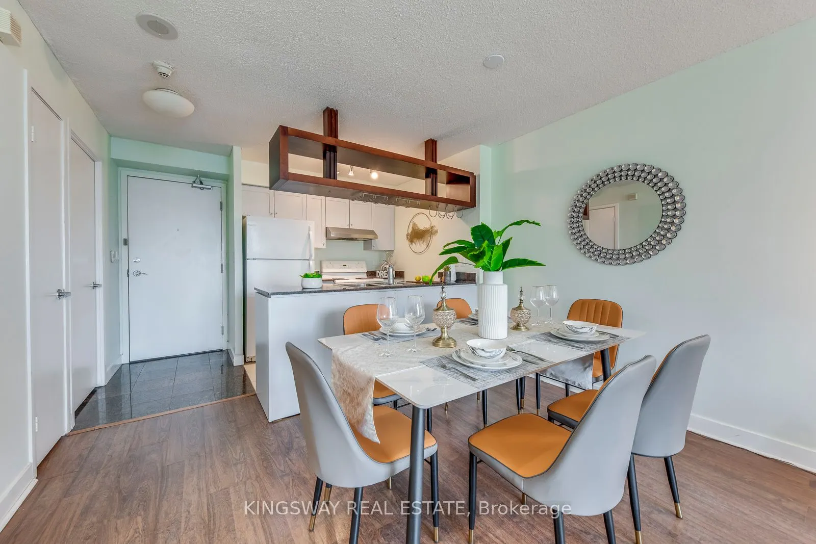 81 Navy Wharf Court #3511