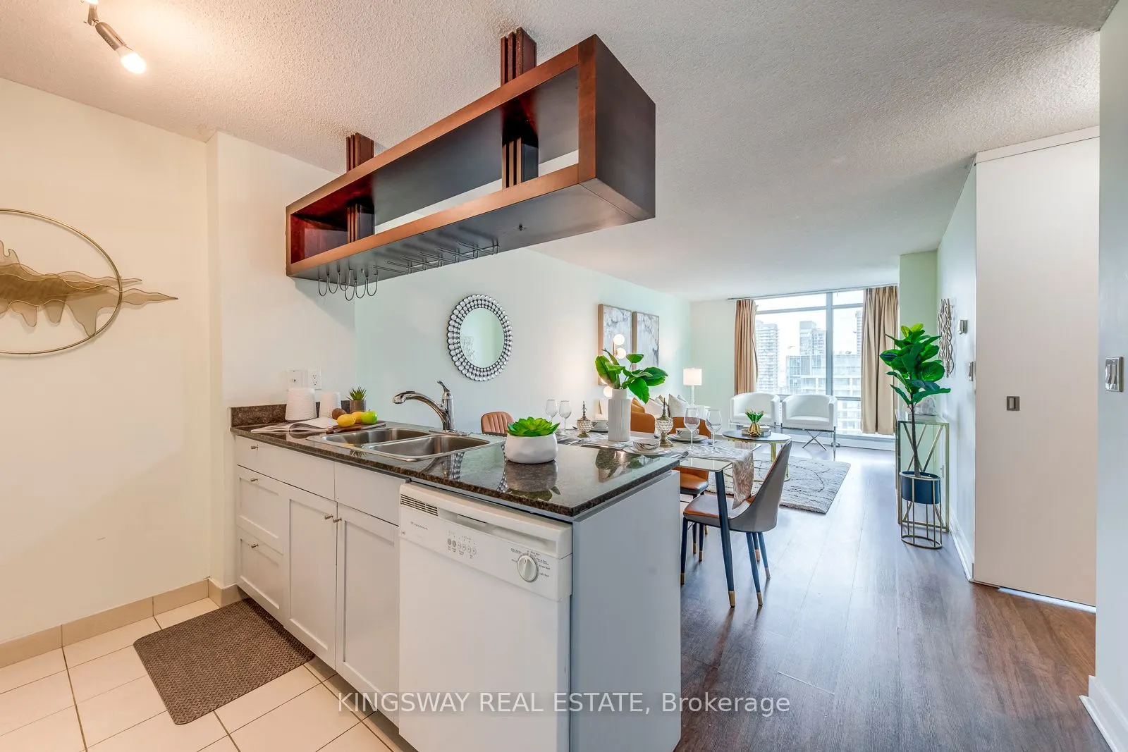 81 Navy Wharf Court #3511