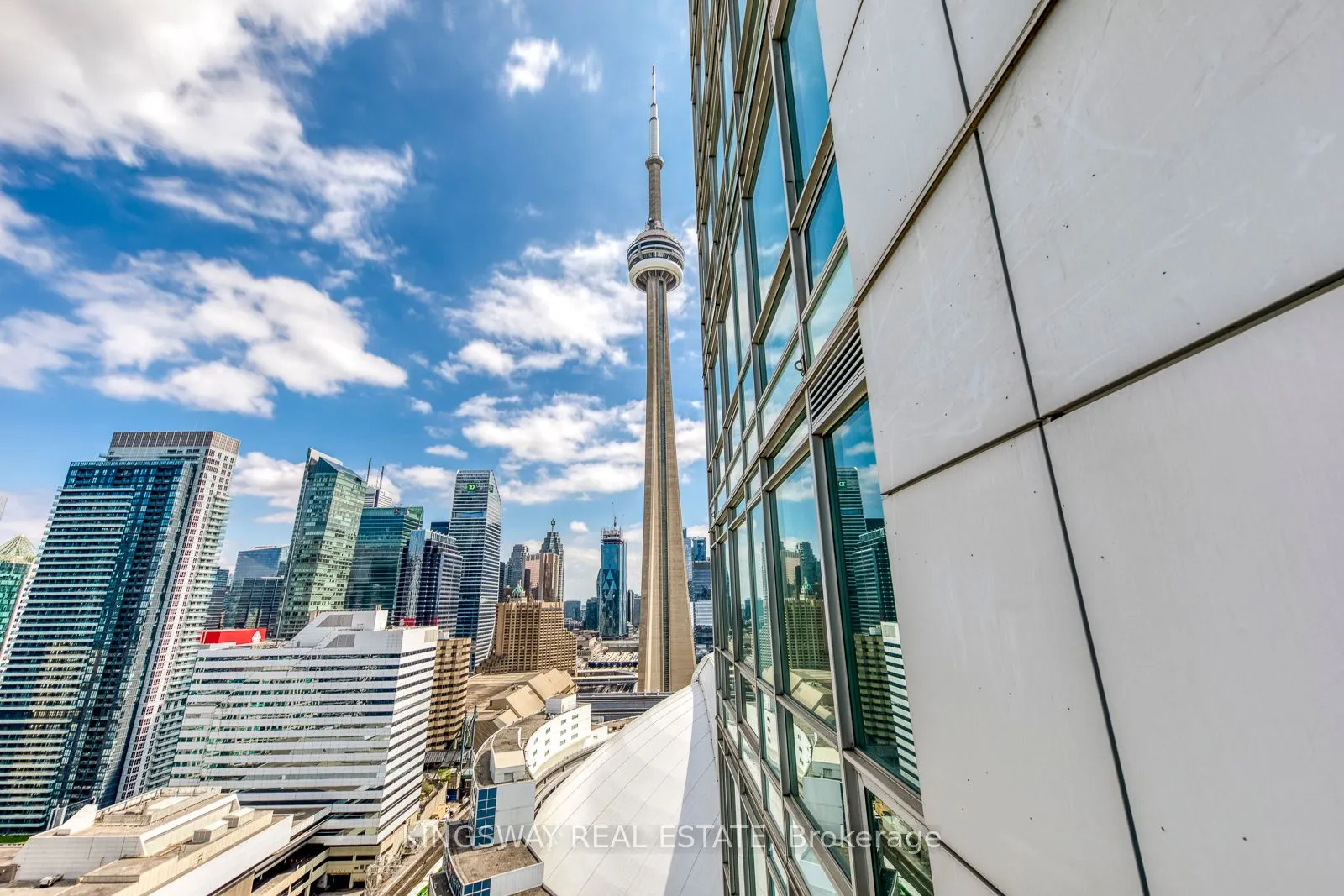 81 Navy Wharf Court #3511