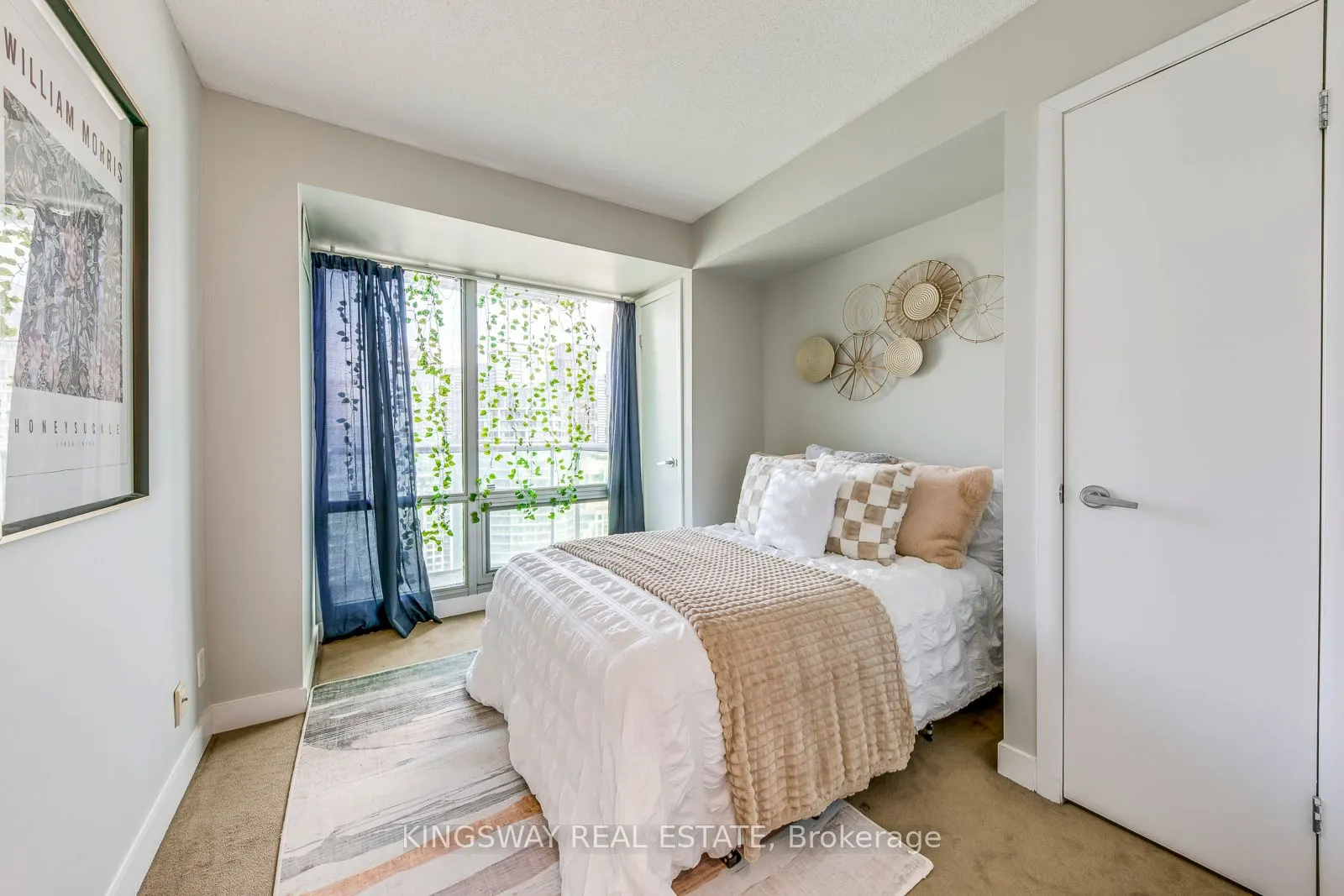 81 Navy Wharf Court #3511