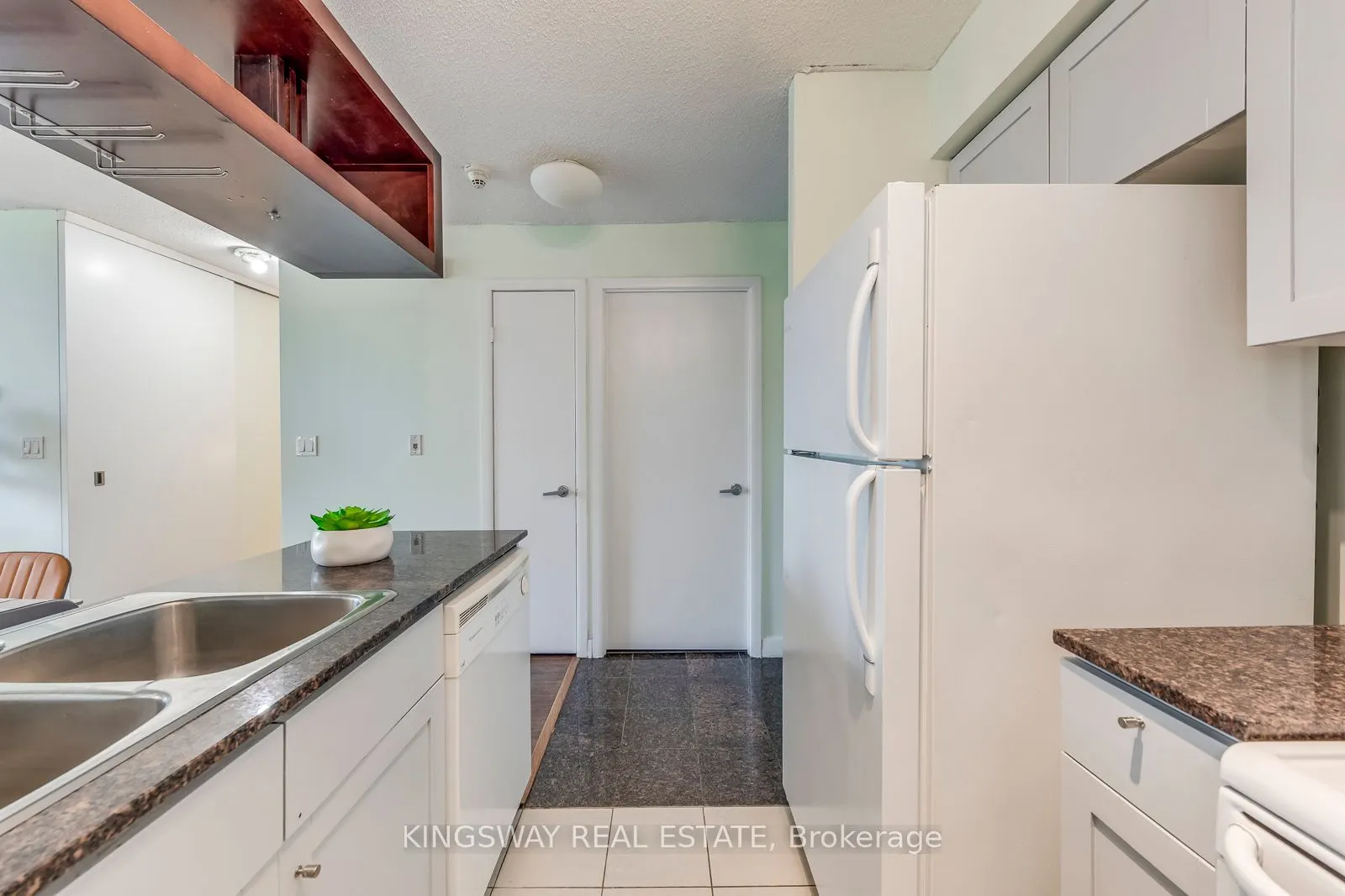 81 Navy Wharf Court #3511