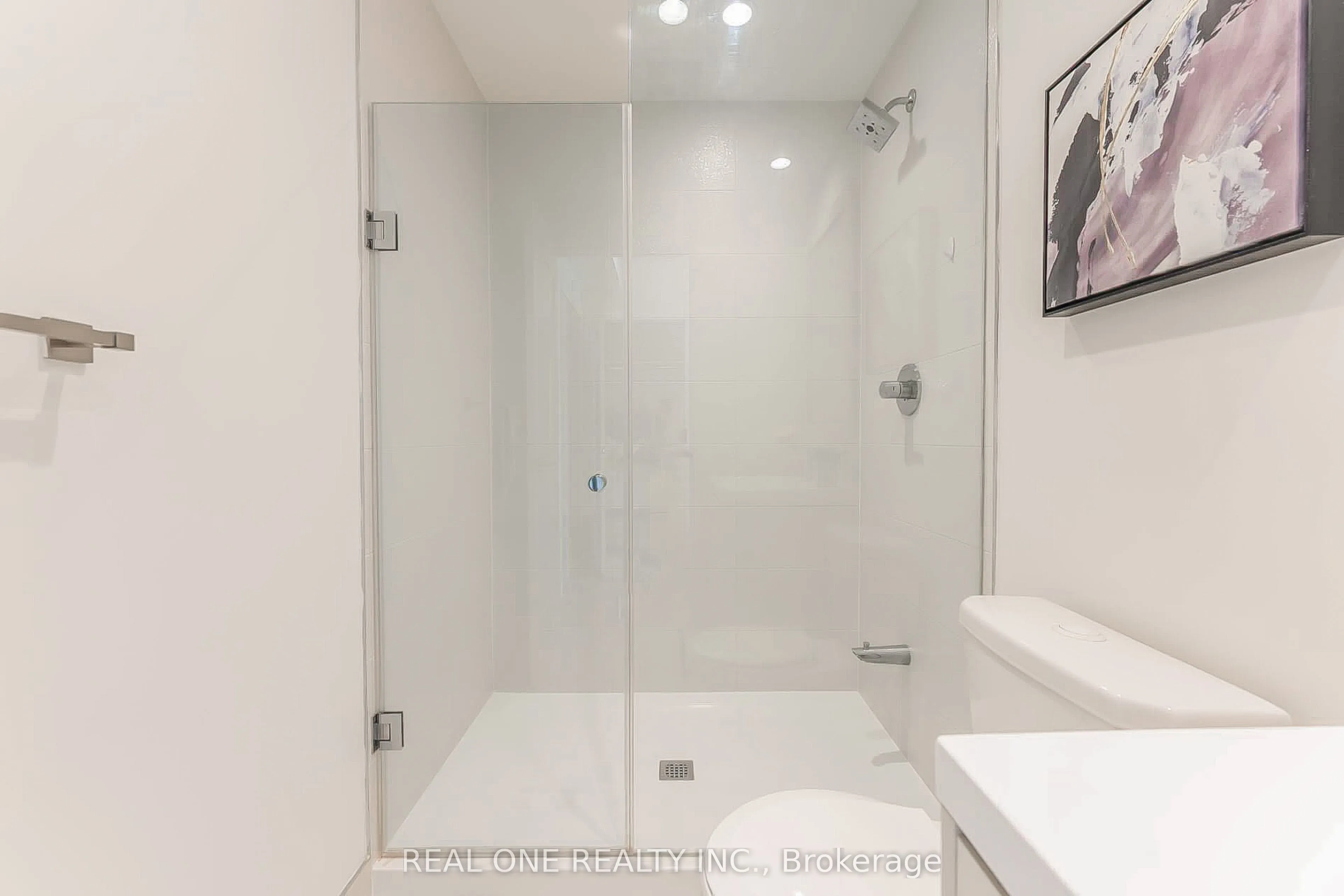 80 Vanauley Street, #303