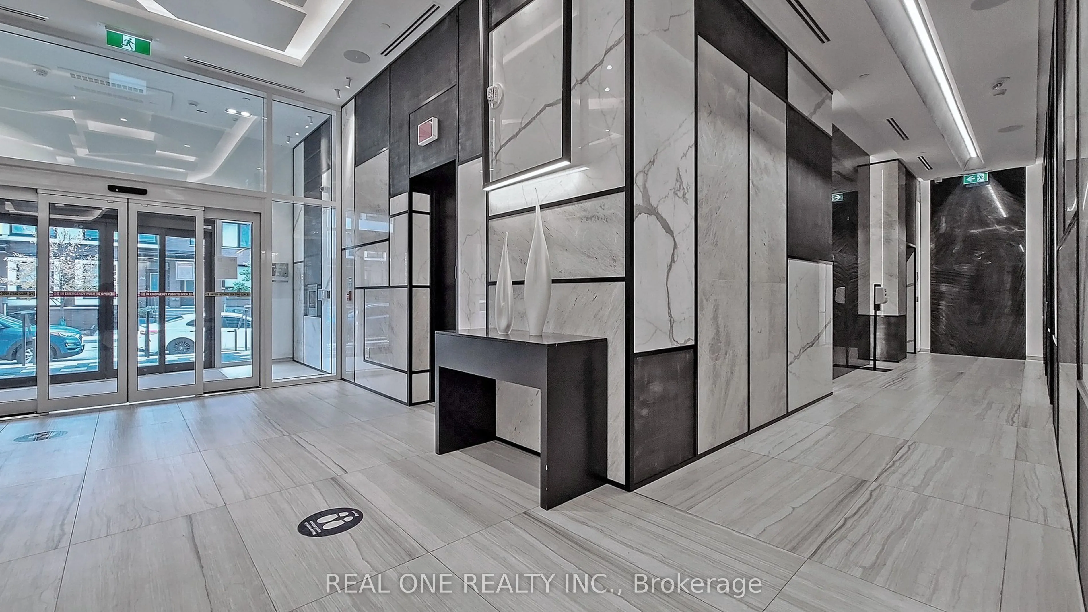 80 Vanauley Street, #303