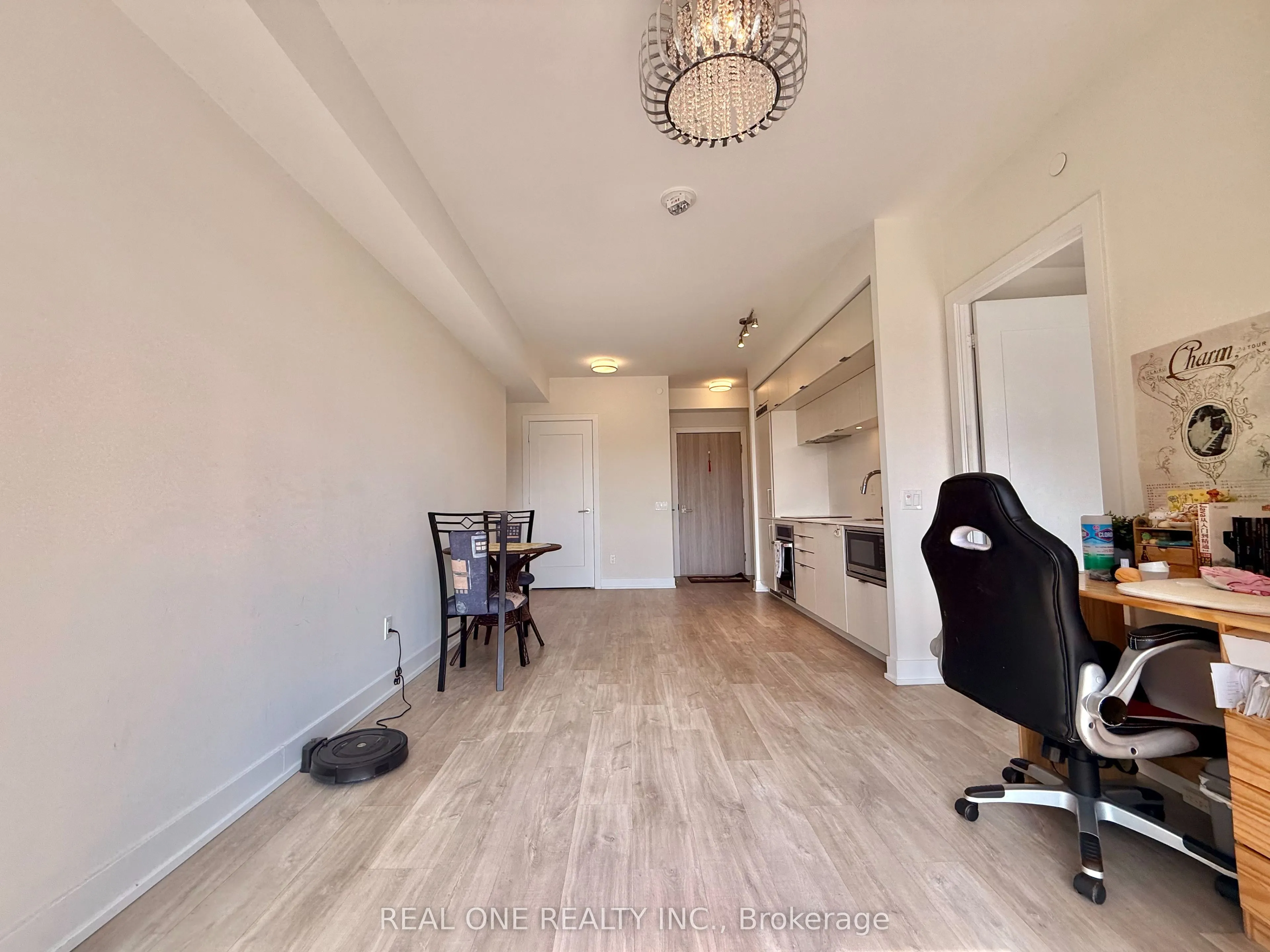 80 Vanauley Street, #303