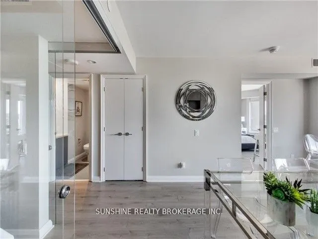 155 Yorkville Avenue, #1518
