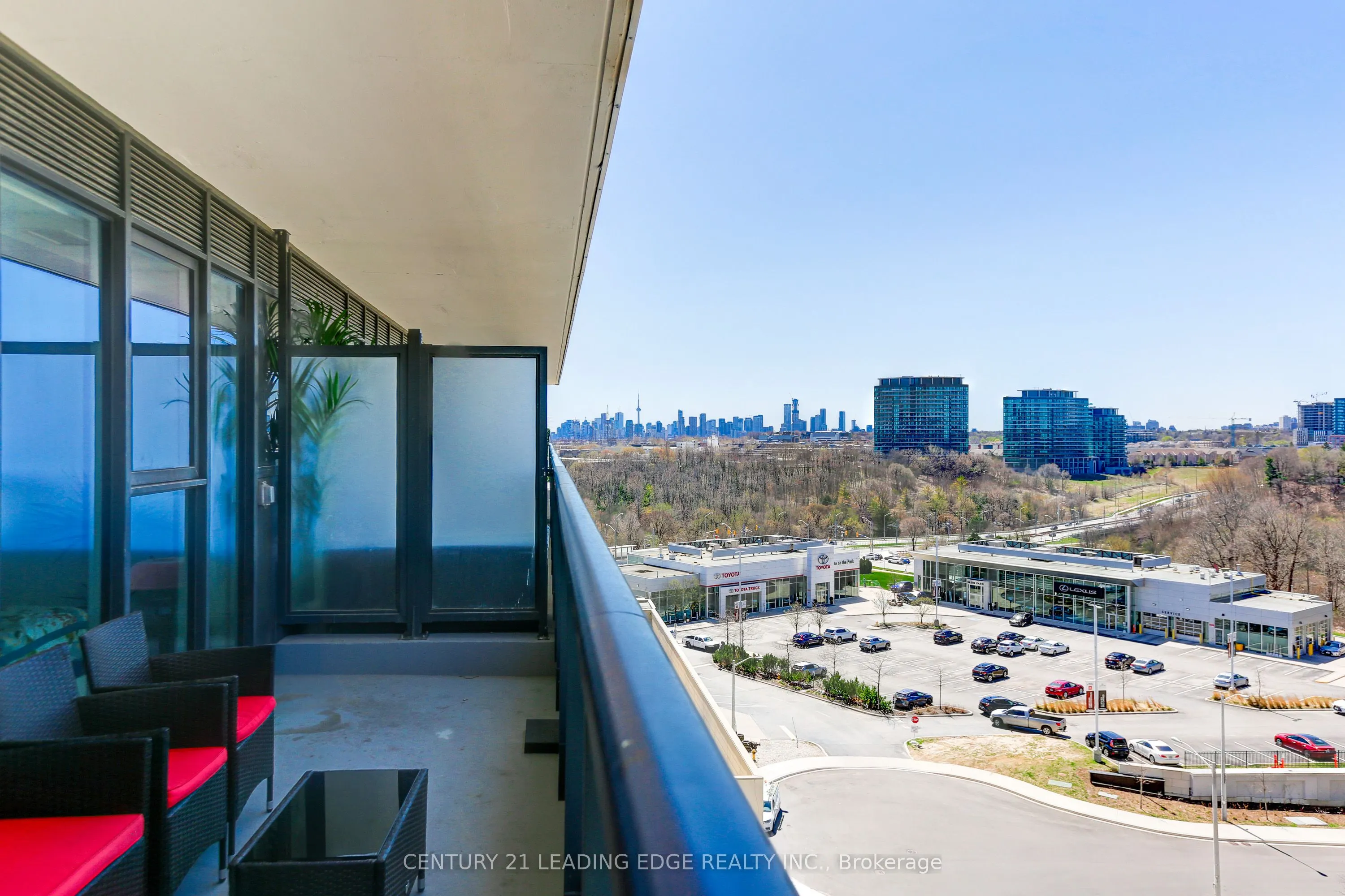 30 Inn On The Park Drive, #712