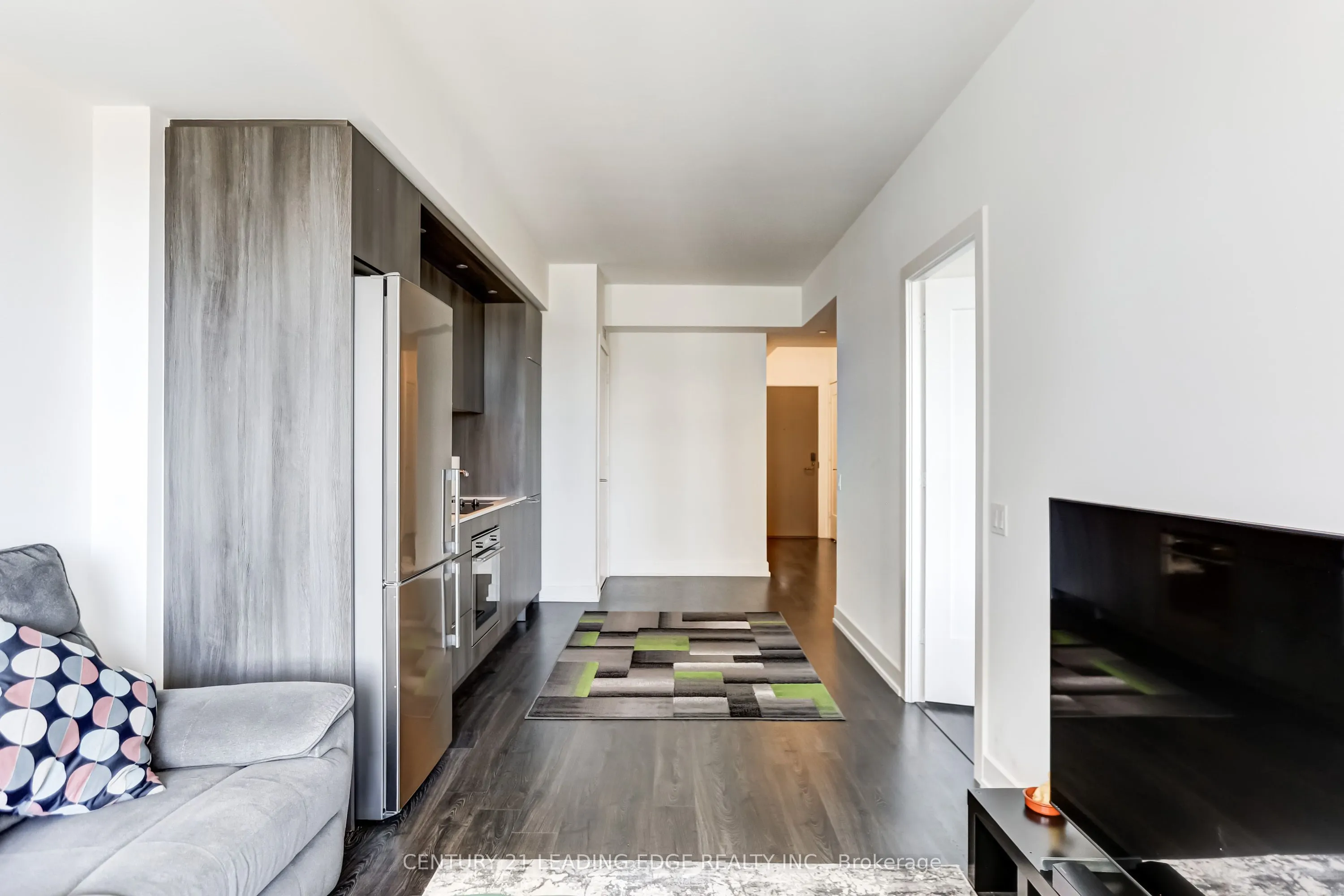 30 Inn On The Park Drive, #712