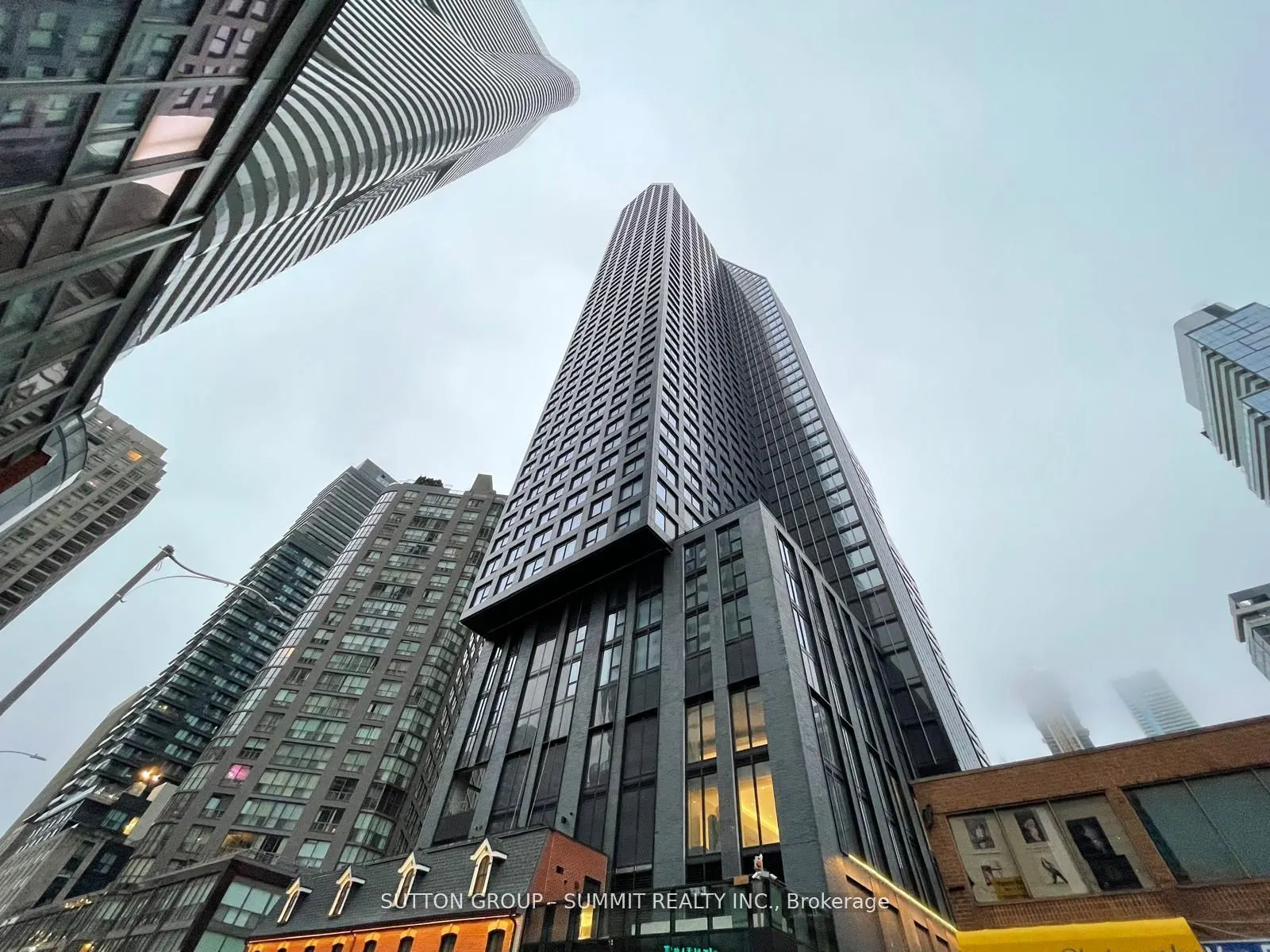 8 Wellesley Street W, #907