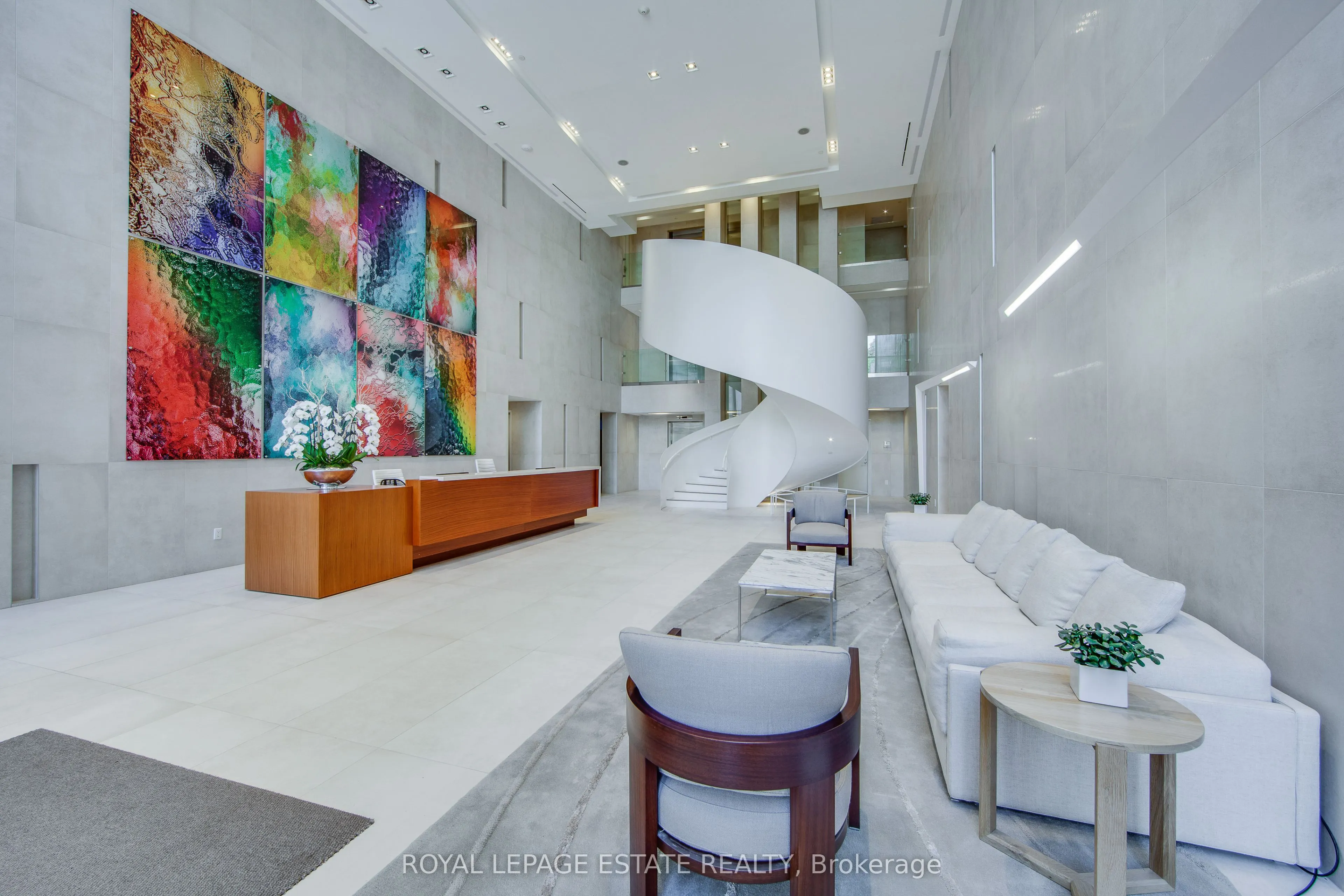 170 Avenue Road, #211