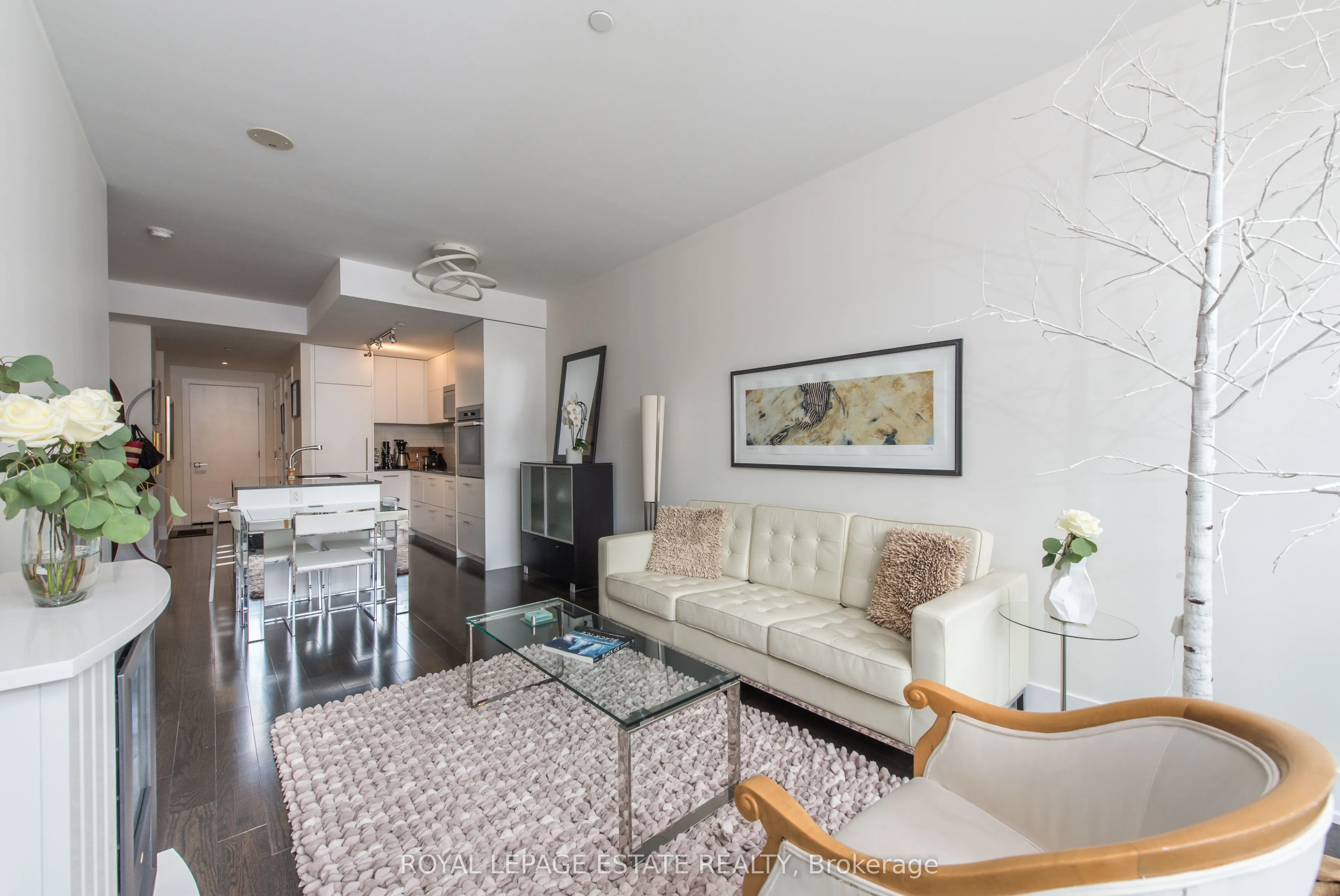 170 Avenue Road, #211