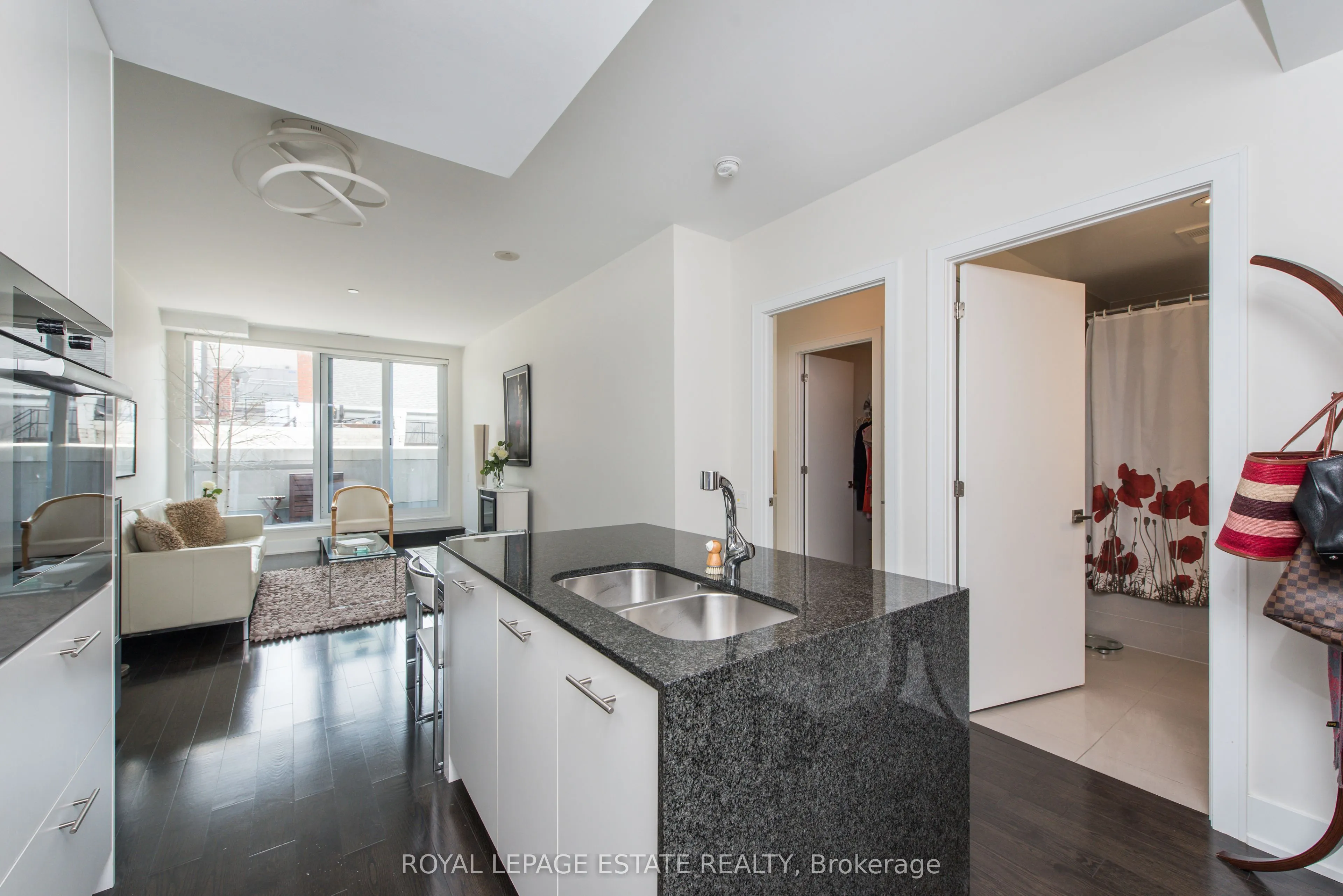 170 Avenue Road, #211