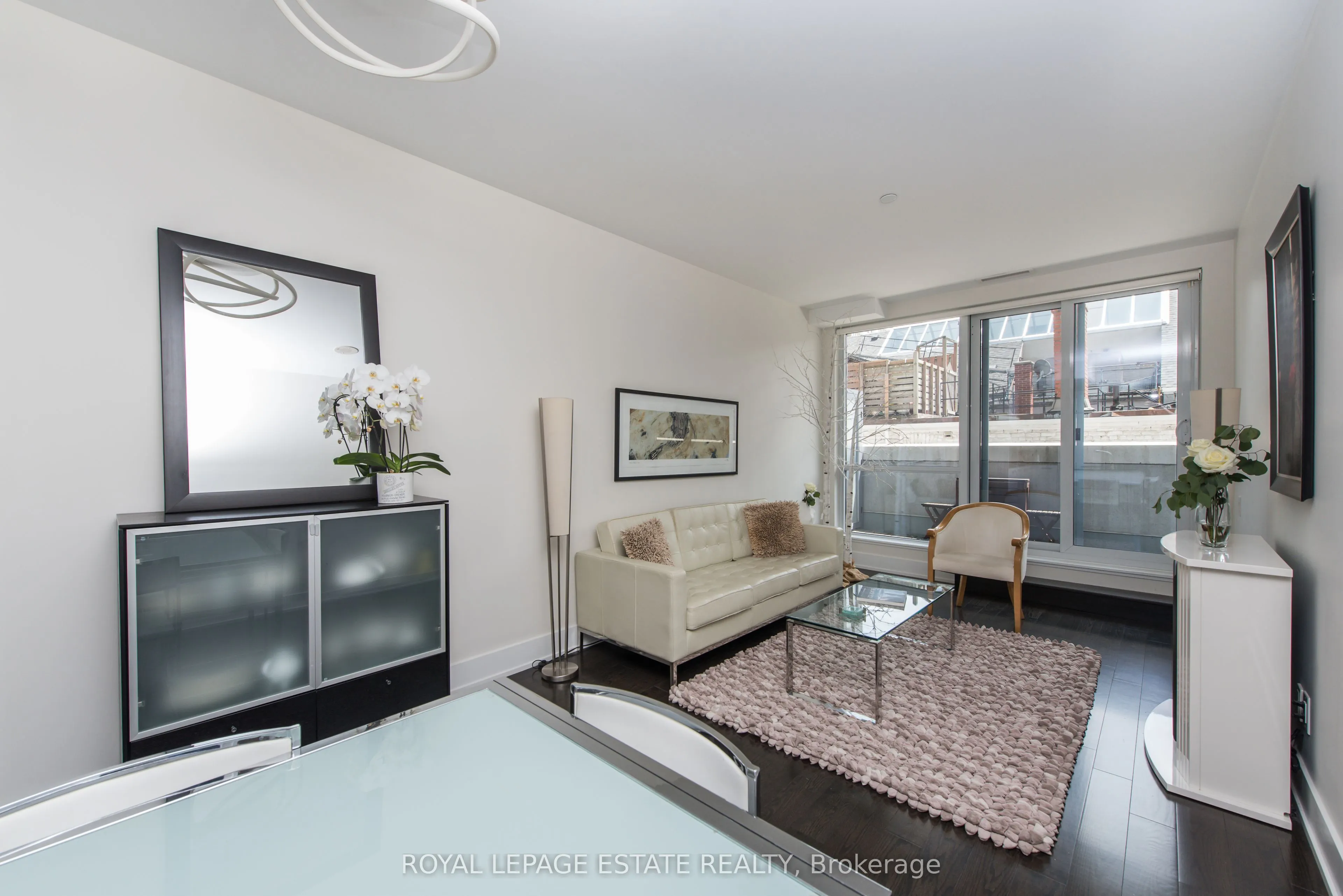 170 Avenue Road, #211