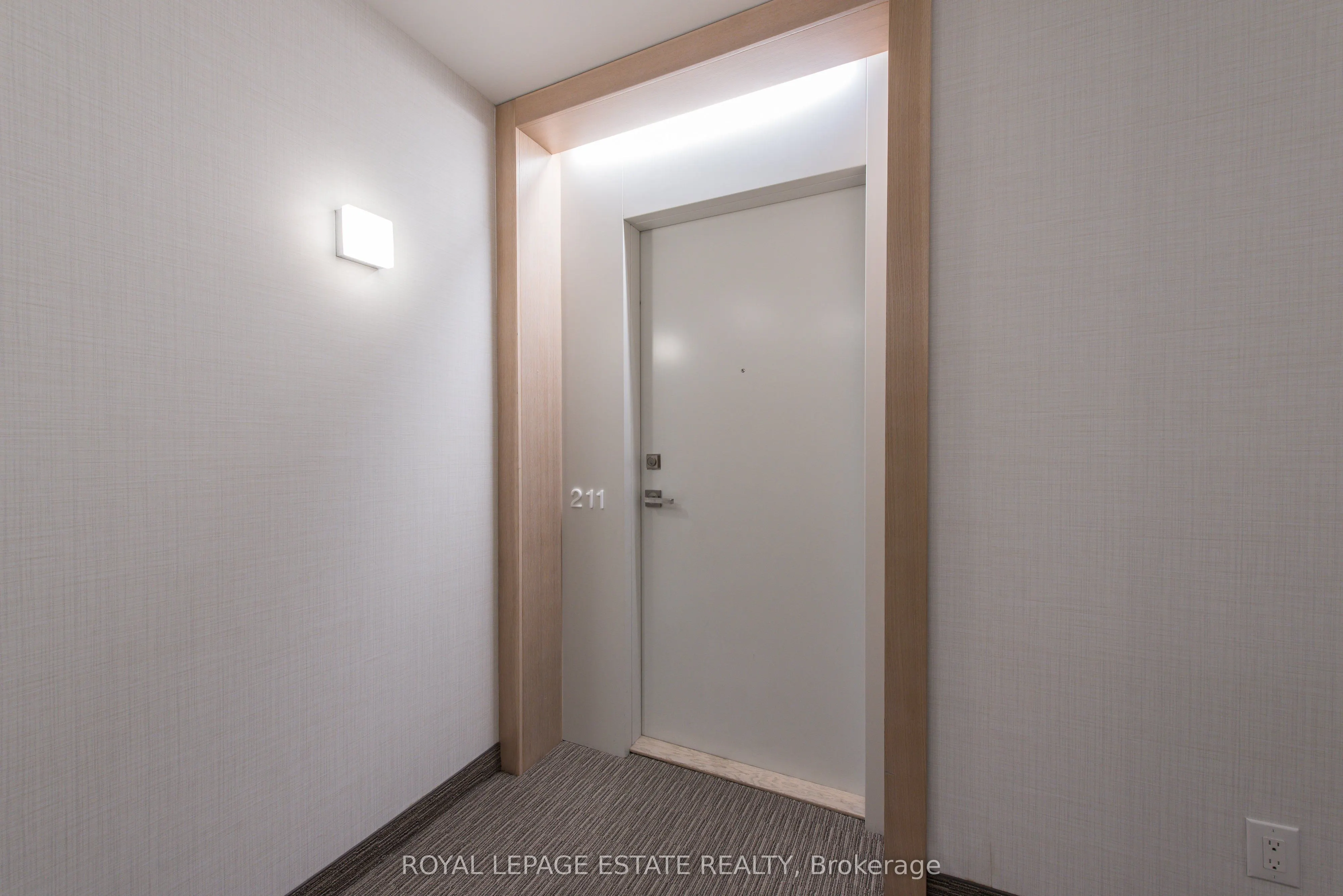 170 Avenue Road, #211