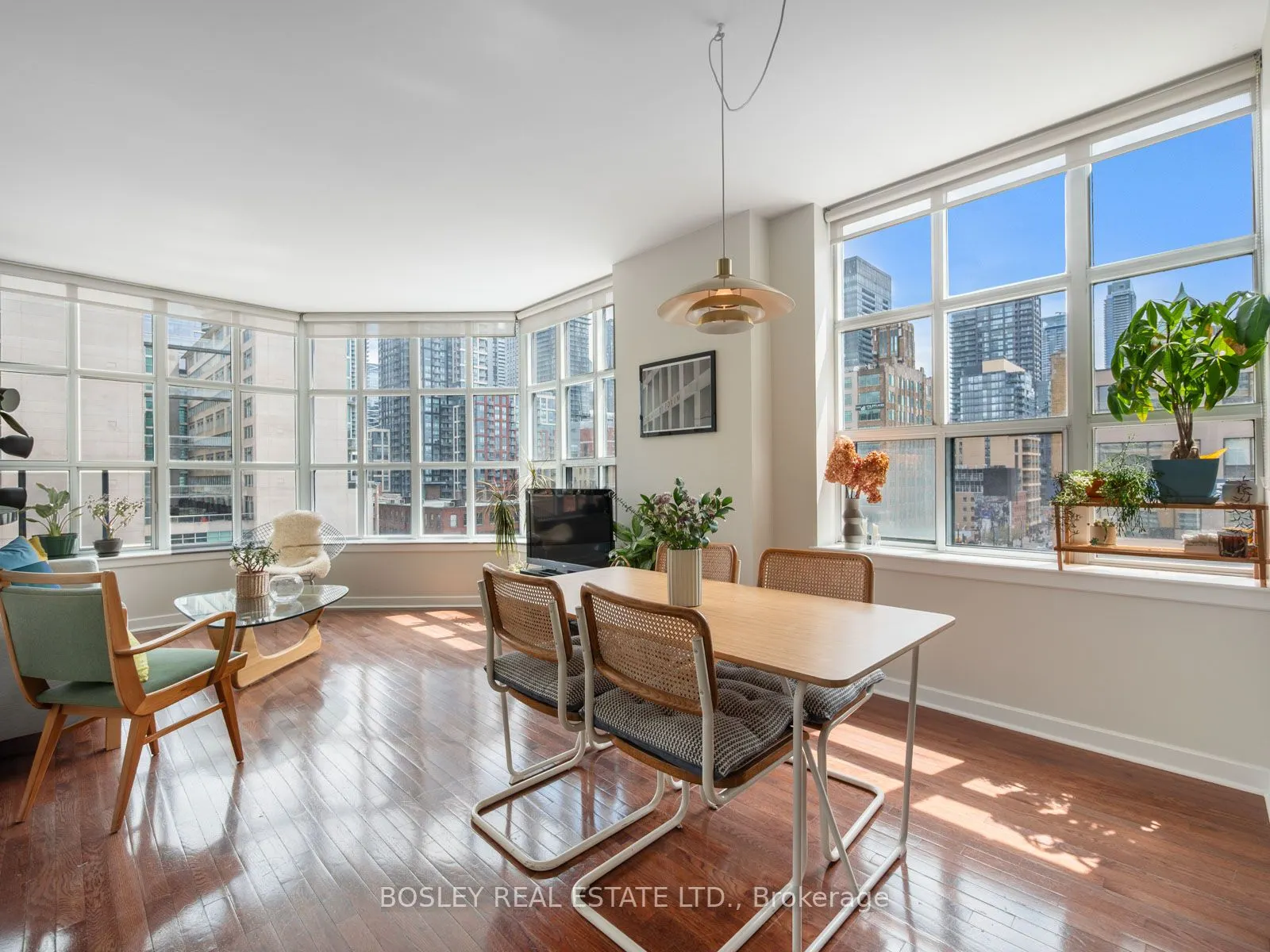438 Richmond Street W, #715