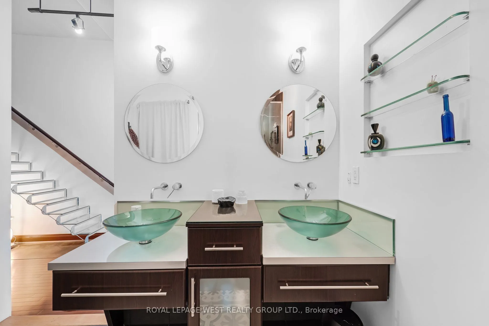 90 Sumach Street, #416