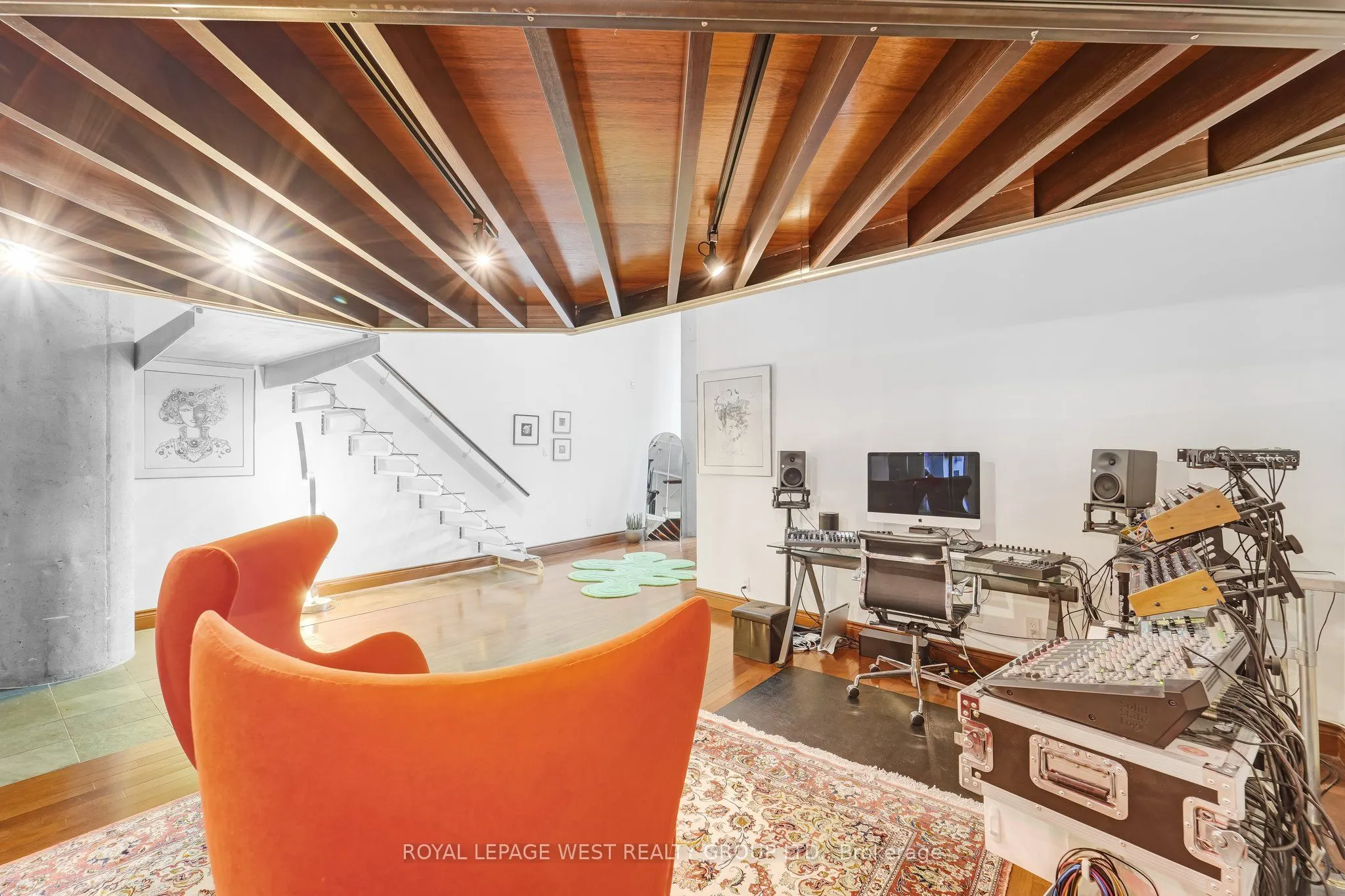 90 Sumach Street, #416