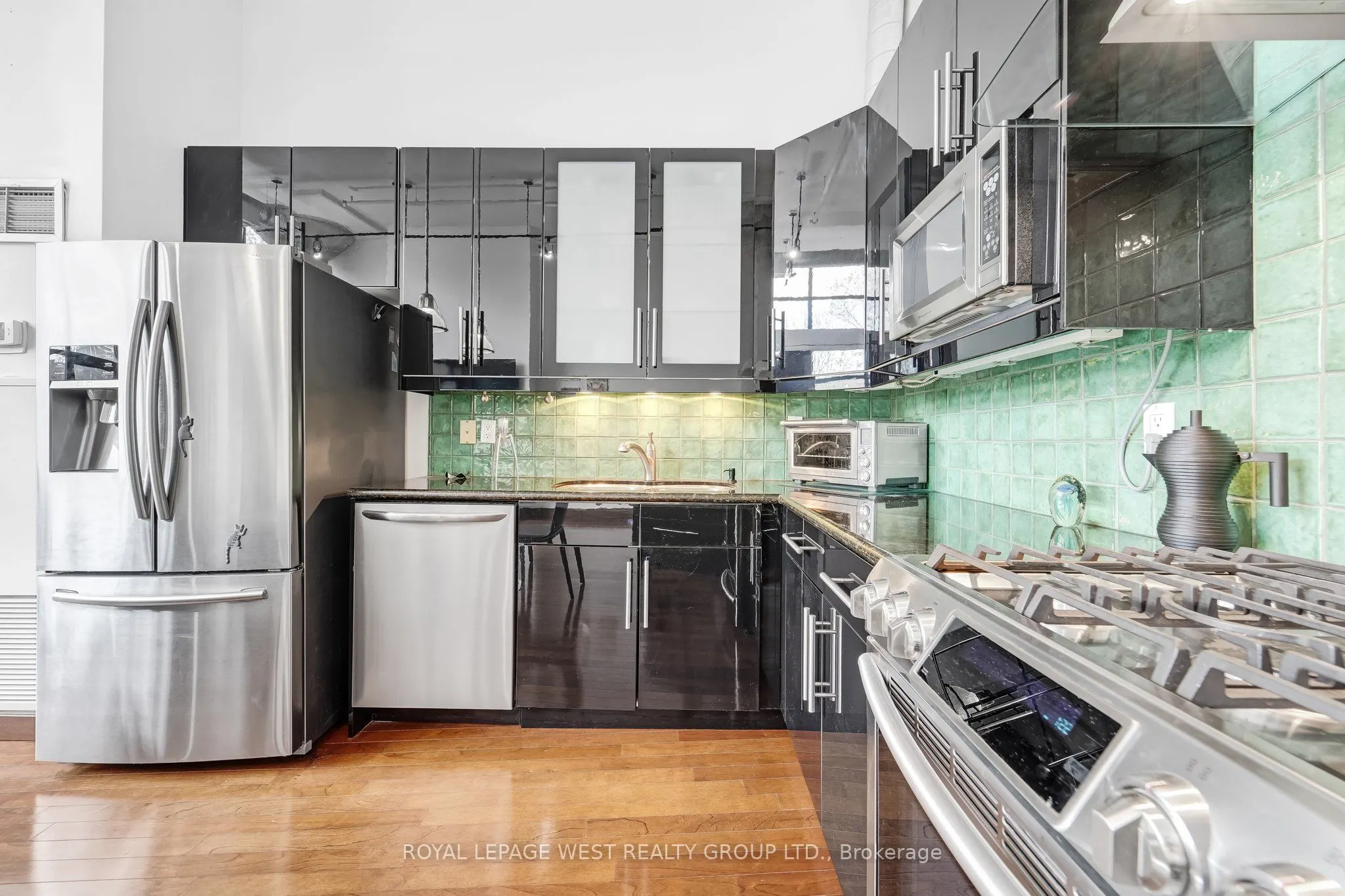 90 Sumach Street, #416