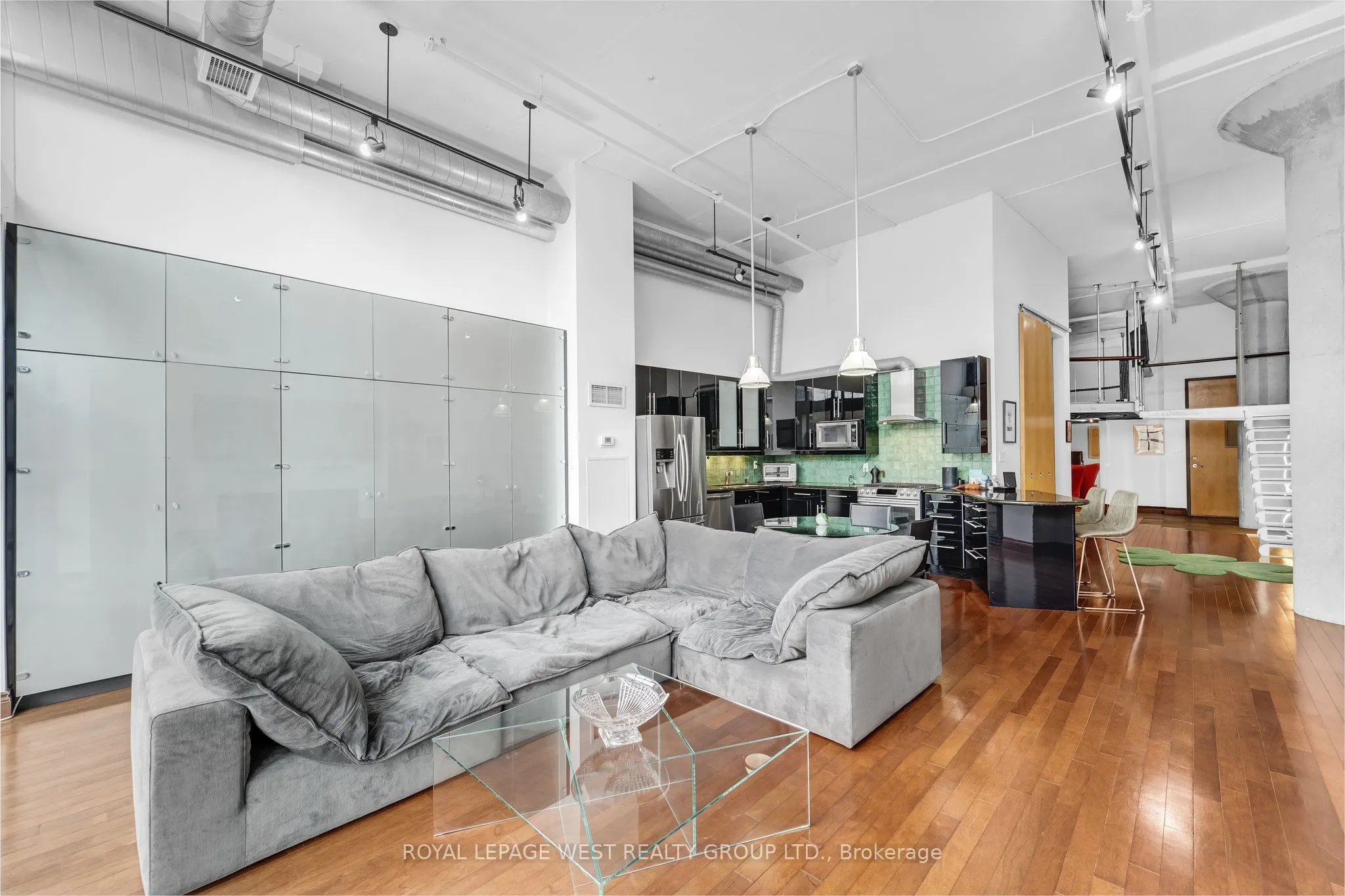 90 Sumach Street, #416