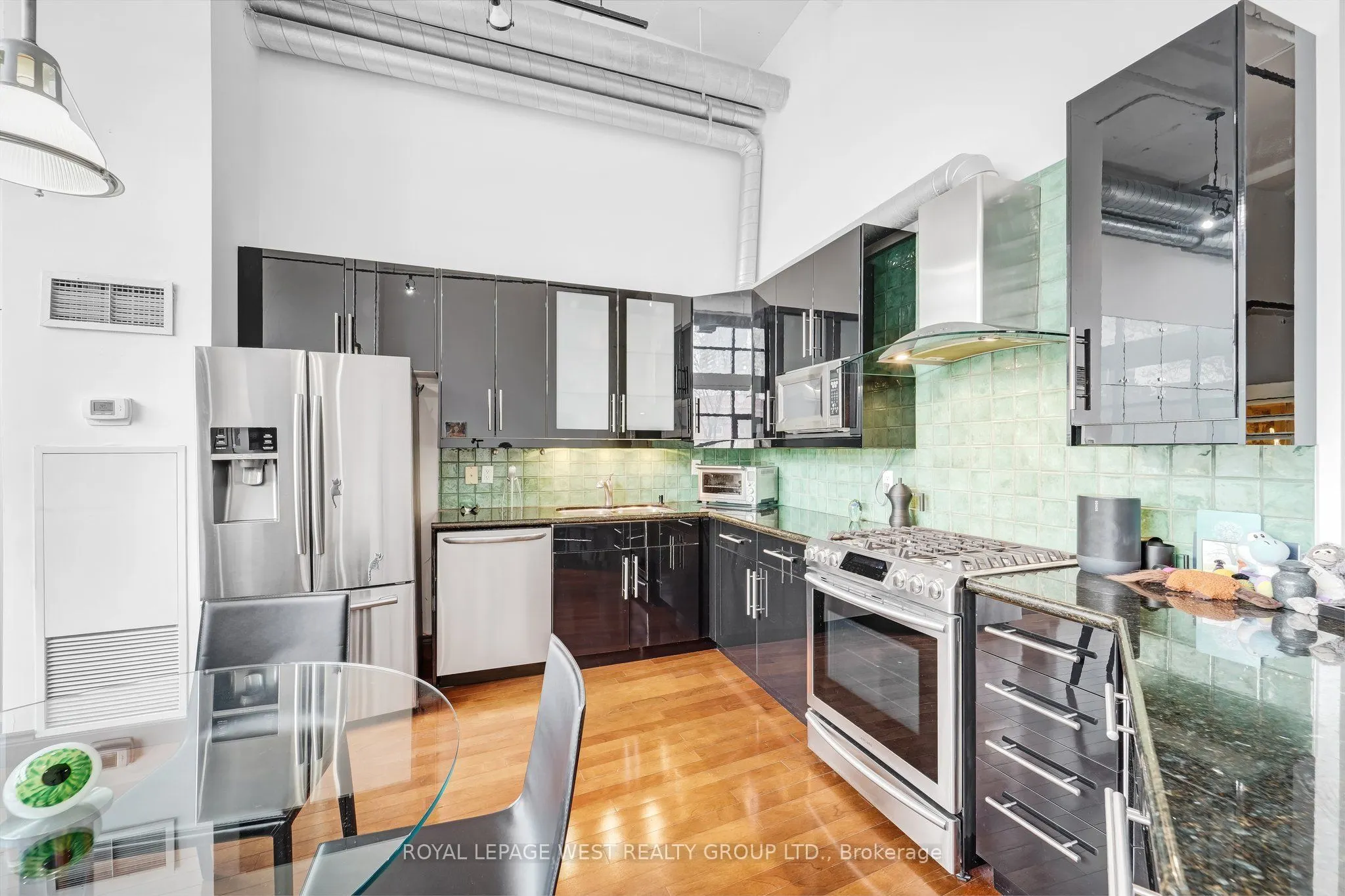 90 Sumach Street, #416