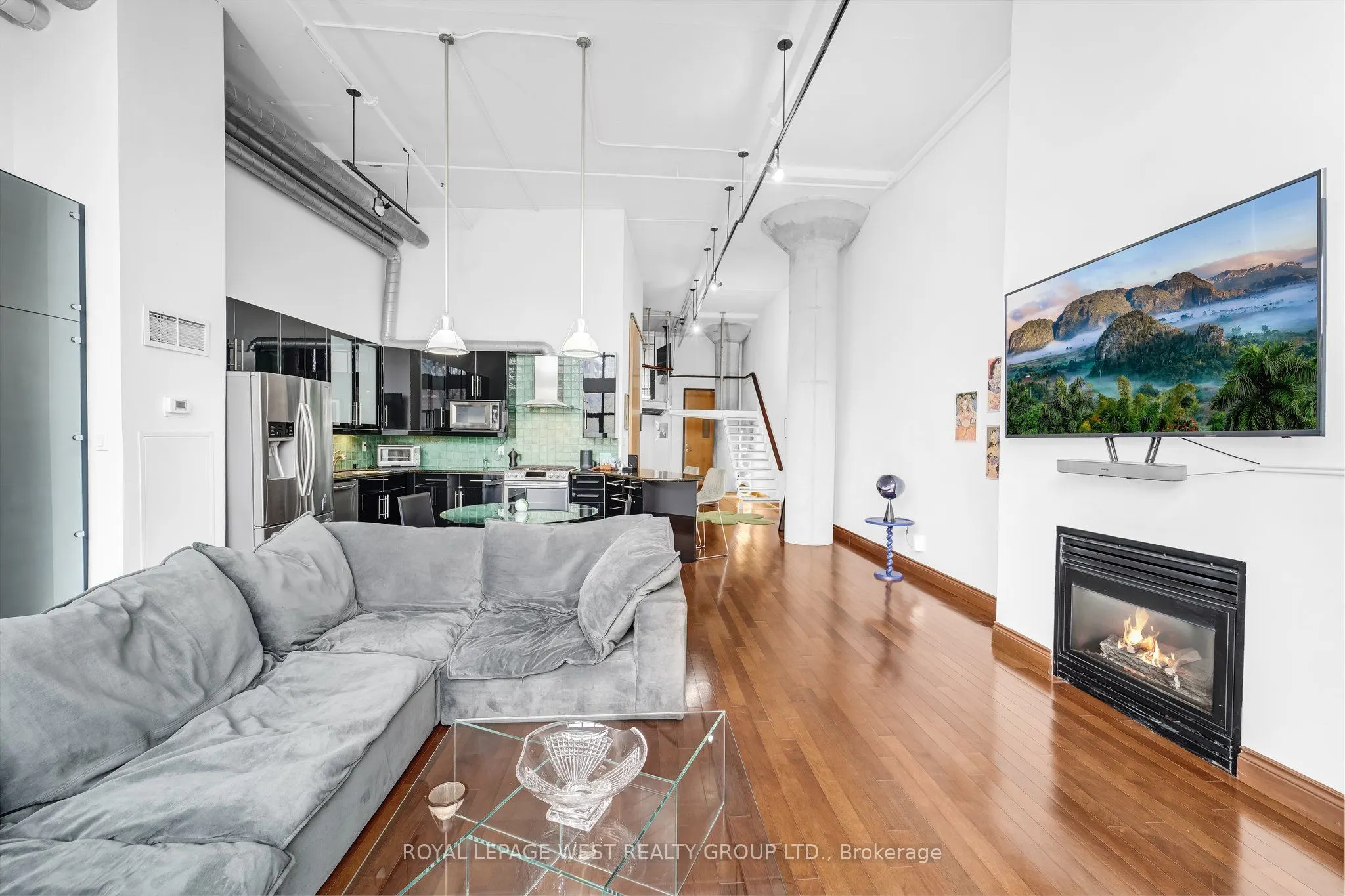 90 Sumach Street, #416