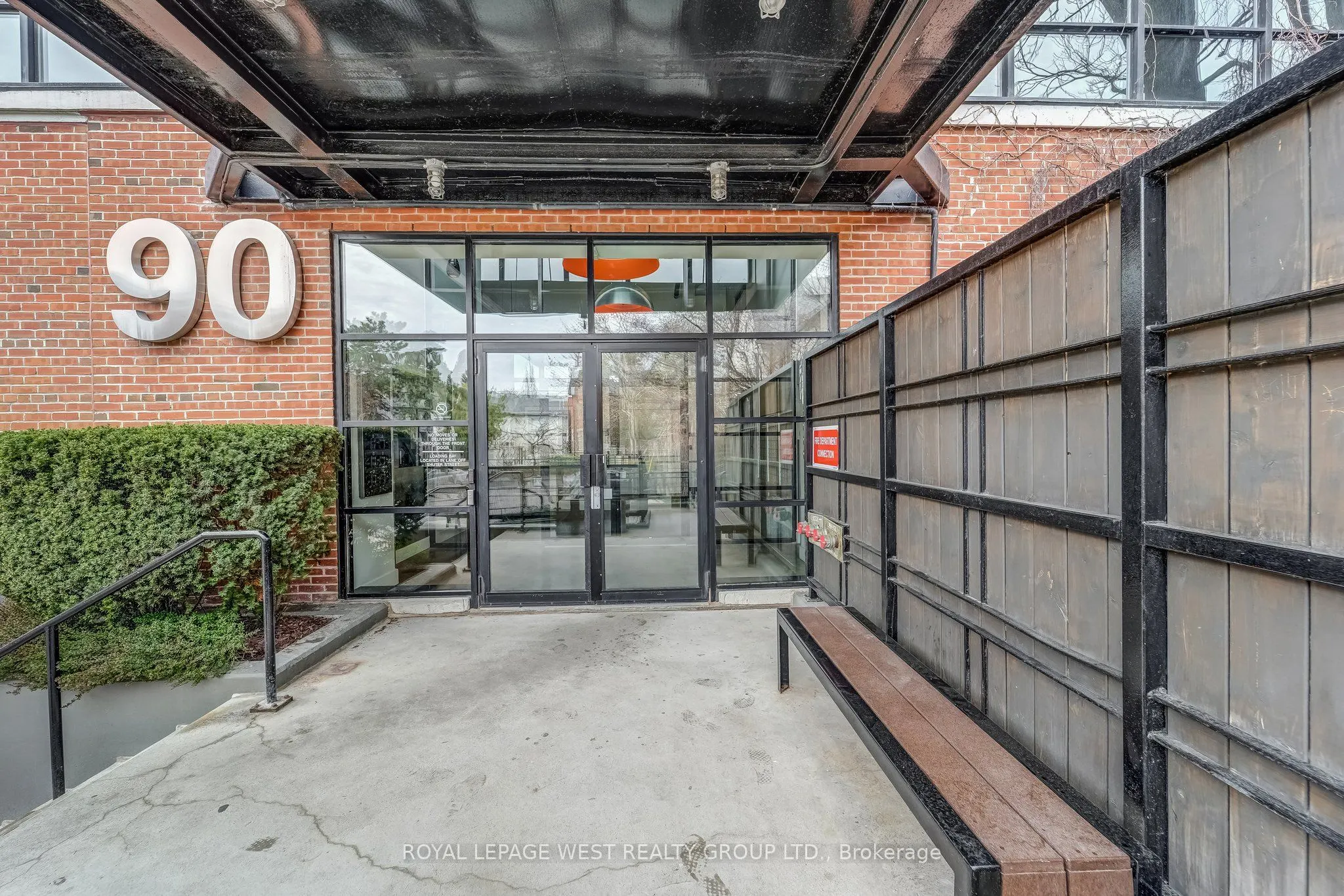 90 Sumach Street, #416