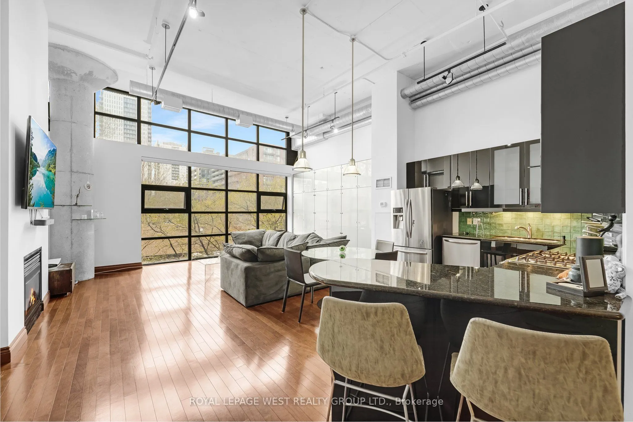90 Sumach Street, #416