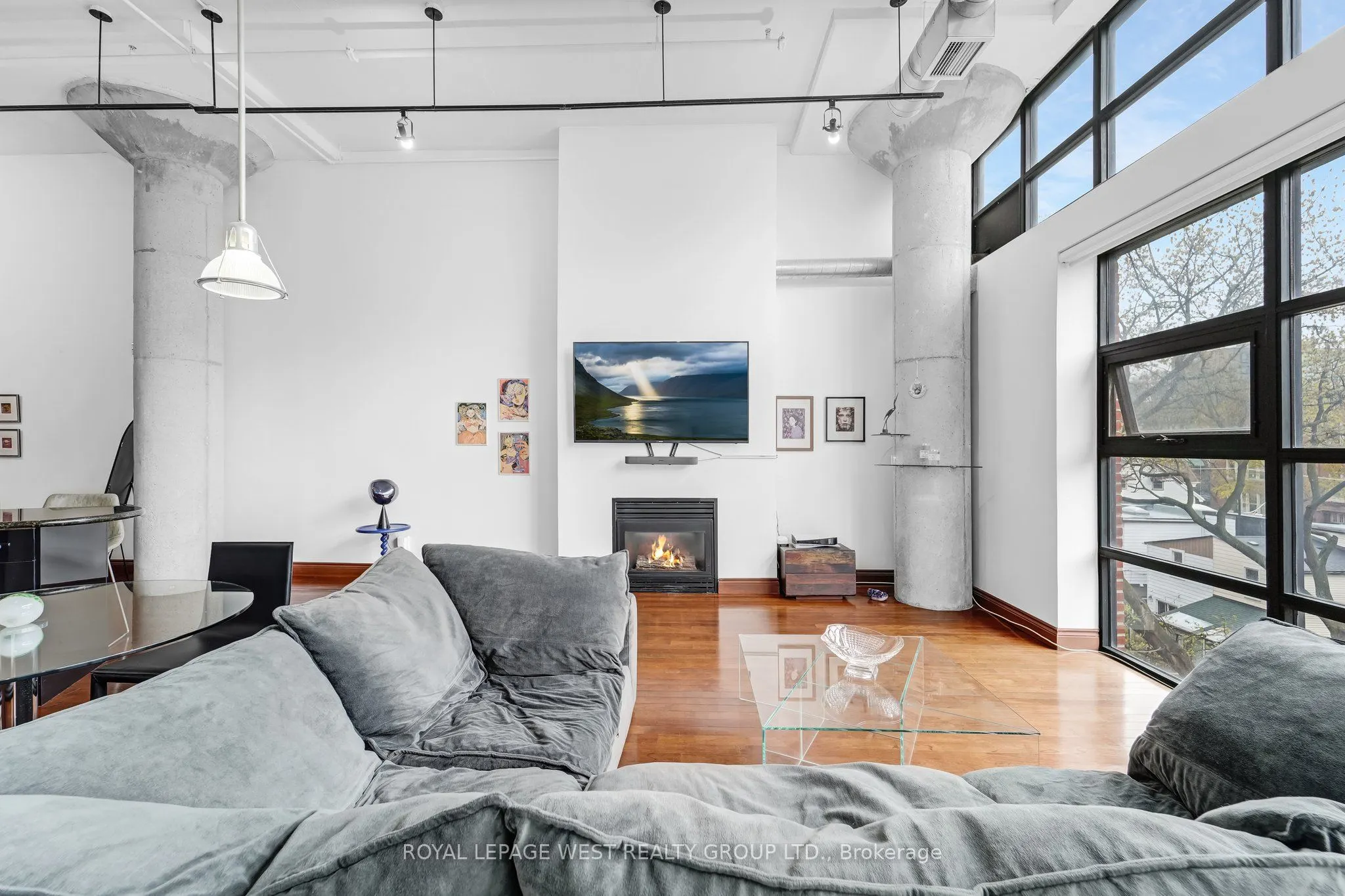 90 Sumach Street, #416